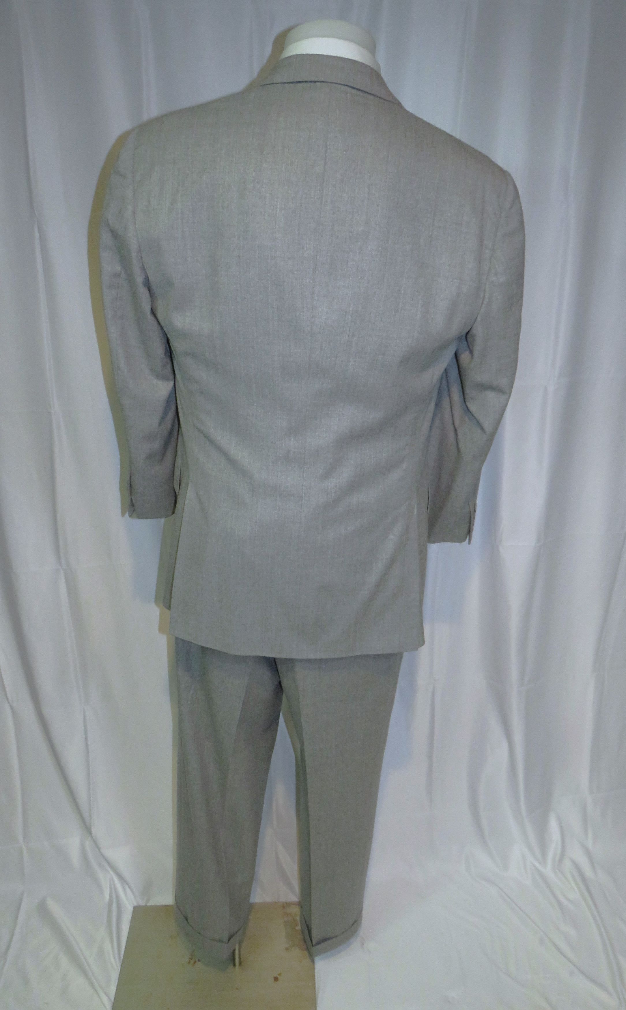 Alan Flusser Pale Gray Solid Flannel Two Button Suit 40L Size 40L - 2 Thumbnail