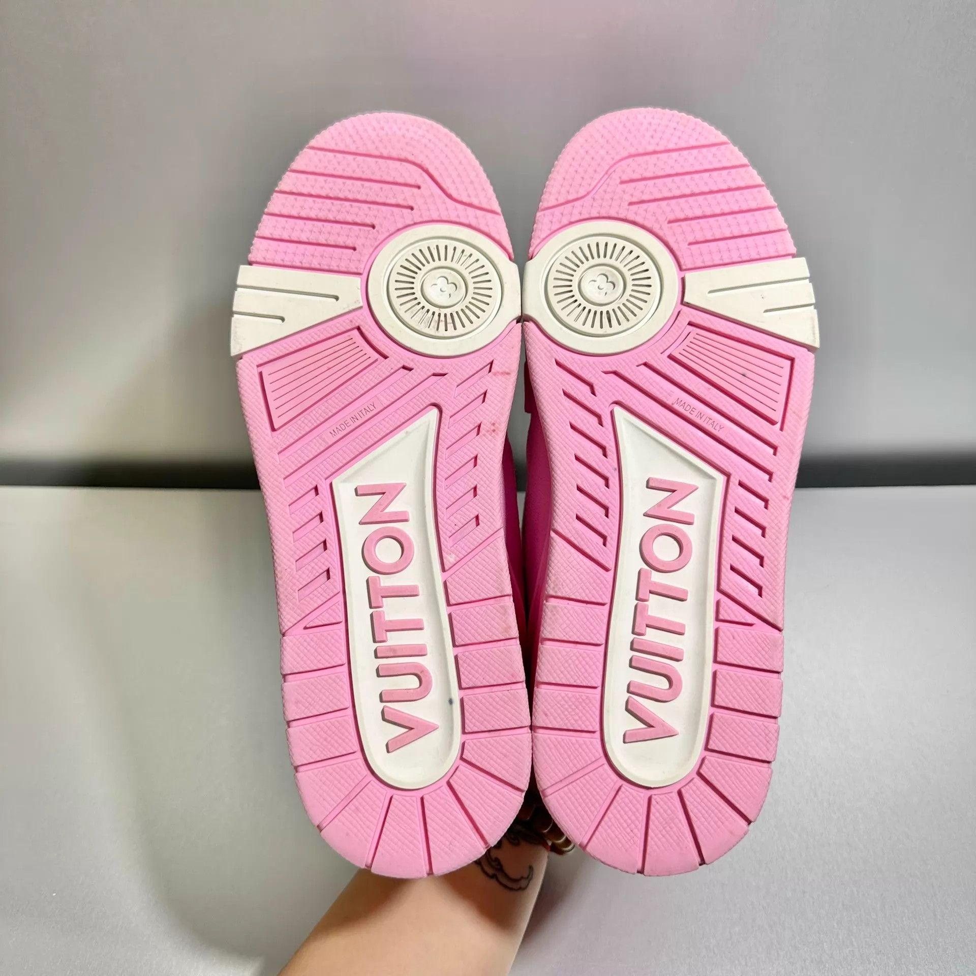 Louis Vuitton Louis Vuitton Trainer Pink Denim 40 Worn Once Mint Size US 7 / EU 40 - 7 Thumbnail