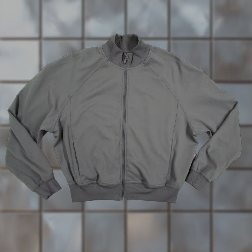 Lululemon Lululemon Women Jacket 6 Gray Wunder Train Full Zip Bomber Travel Gym Size M / US 6-8 / IT 42-44 - 1 Thumbnail