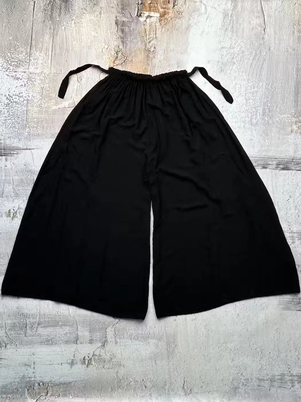 Yohji Yamamoto Parachute Pants 600070340blk main image 1