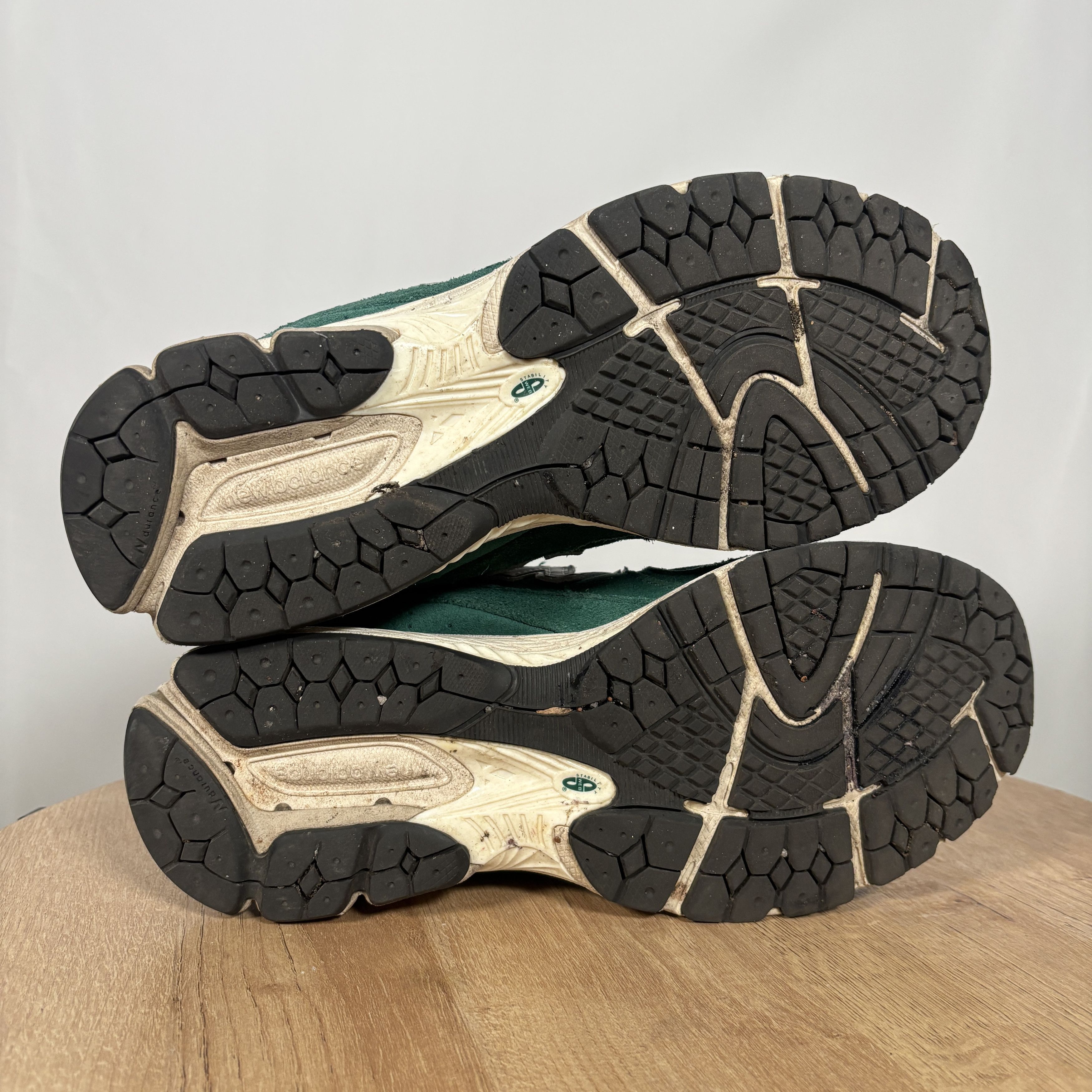 New Balance New Balance 2002R Suede Pack Forest Green Used 9.5M Size US 9.5 / EU 42-43 - 8 Thumbnail