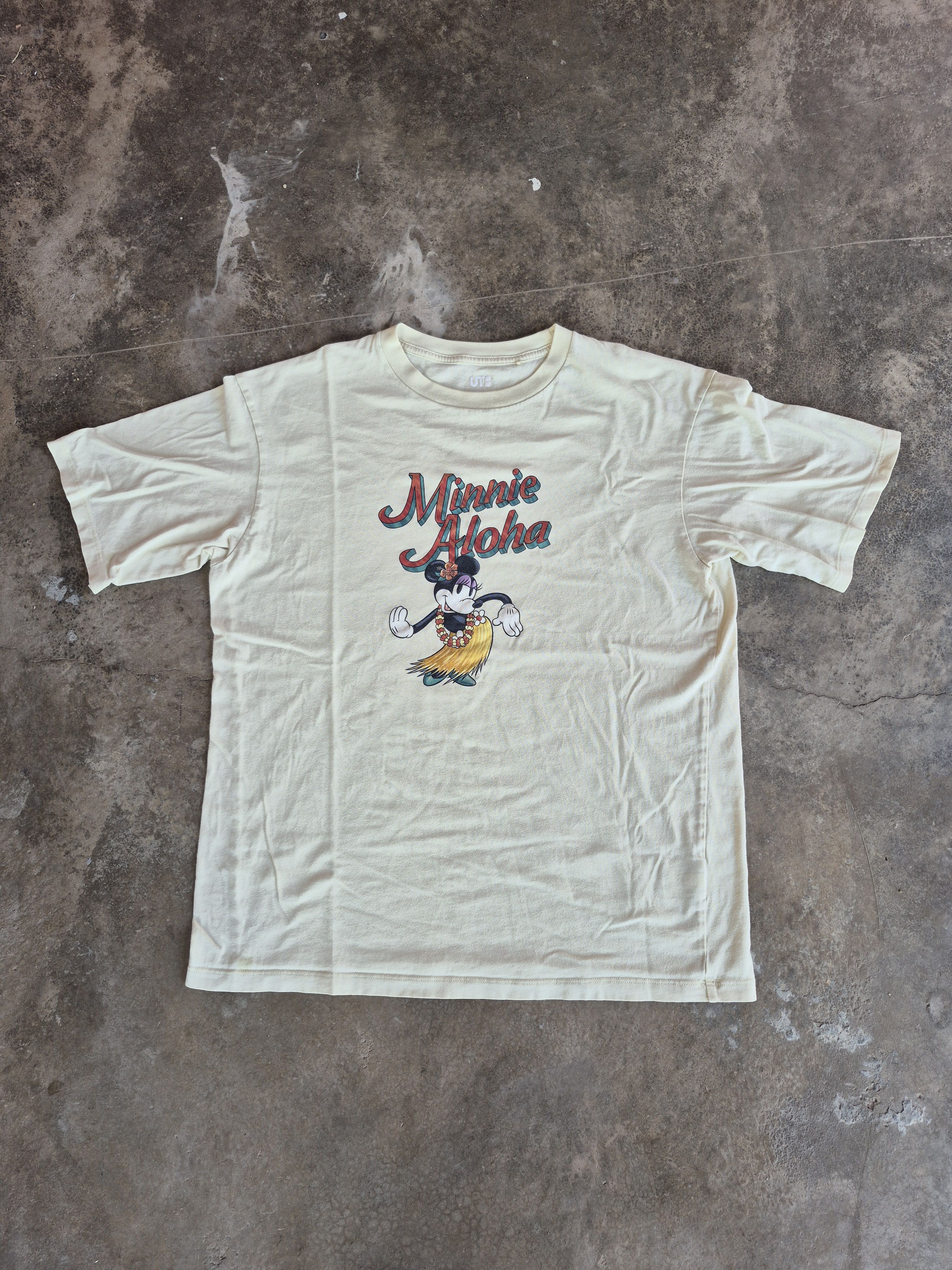 Disney 🔥 Uniqlo Disney Minnie Mouse Hawaii Tee Size US M / EU 48-50 / 2 - 1 Thumbnail