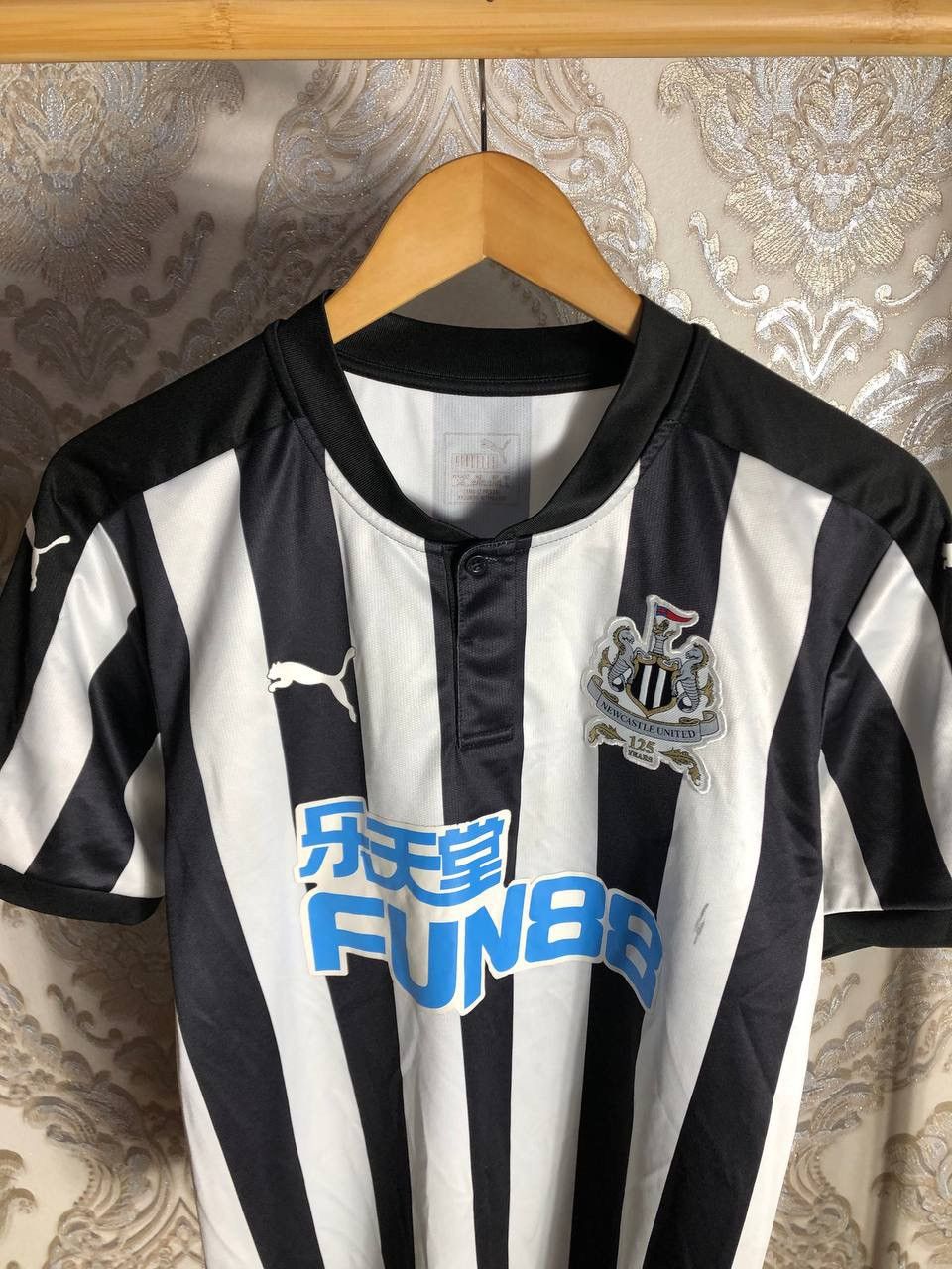 Puma VINTAGE PUMA FC NEW CASTLE UNITED ENGLAND SOCCER JERSEY Y2K Size US L / EU 52-54 / 3 - 2 Thumbnail