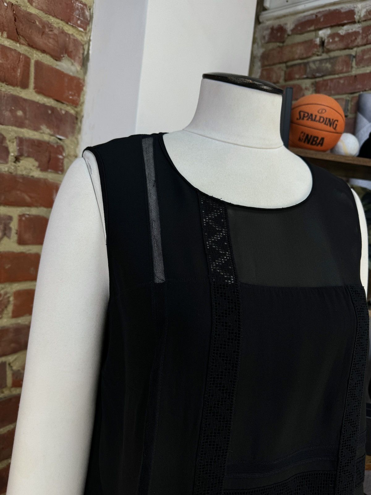 Akris × Designer AKRIS Punto Black Mesh Lace York Sleeveless Blouse Top Tank Size M / US 6-8 / IT 42-44 - 4 Thumbnail