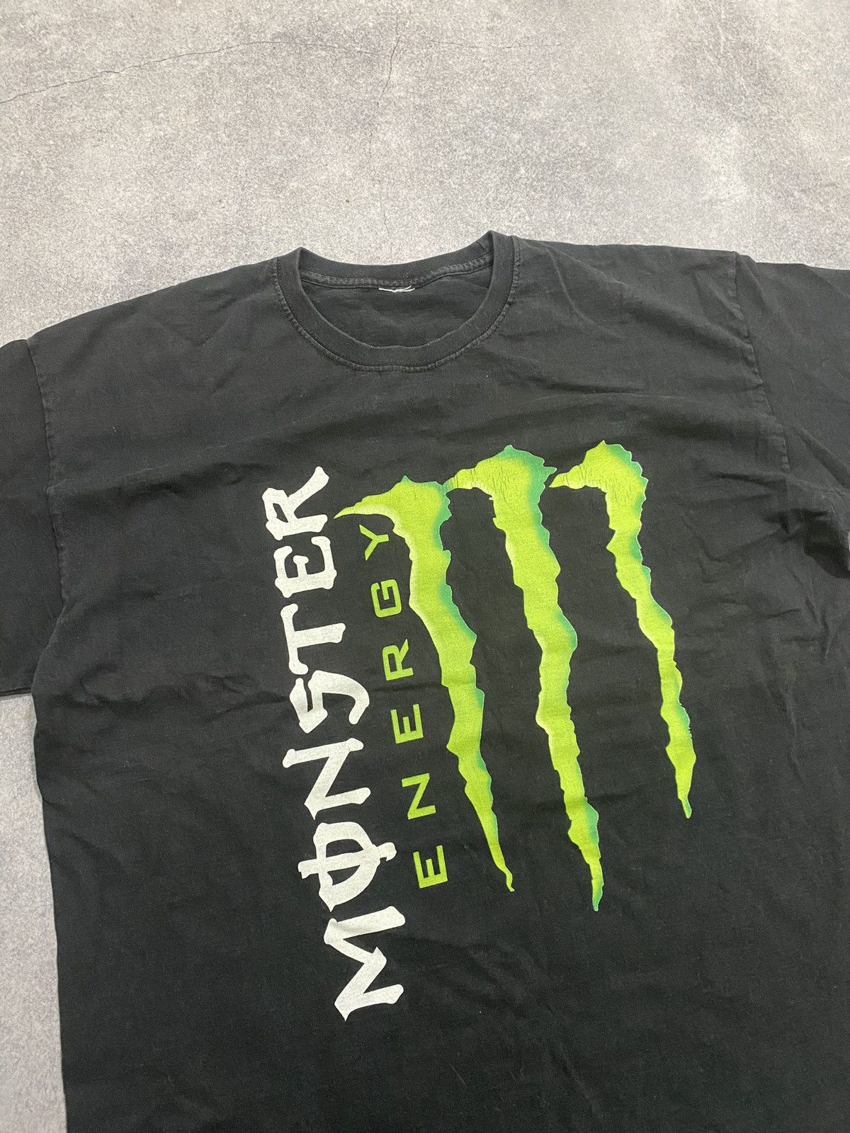 Vintage Vintage Monster Energy Big Logo T Shirt Size US L / EU 52-54 / 3 - 4 Thumbnail