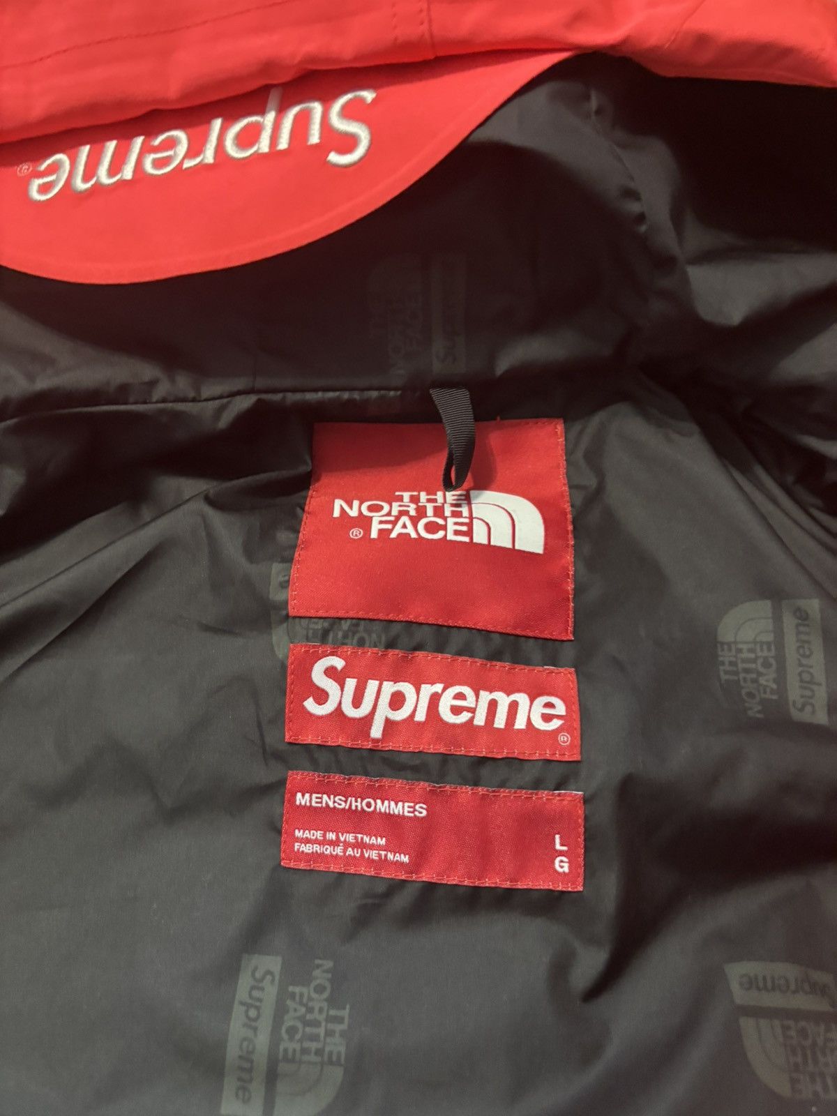 Supreme × The North Face Supreme North Face RTG Jacket RED LARGE Size US L / EU 52-54 / 3 - 14 Thumbnail