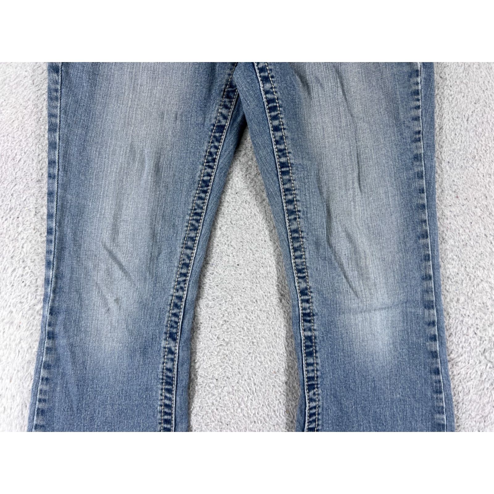 Vintage Maurices Jeans Women Bootcut Denim Blue Light Wash 3 Low Rise 30 Inseam 5-Pocket Embroidered Rhinestone Size 26" / US 2 / IT 38 - 5 Thumbnail