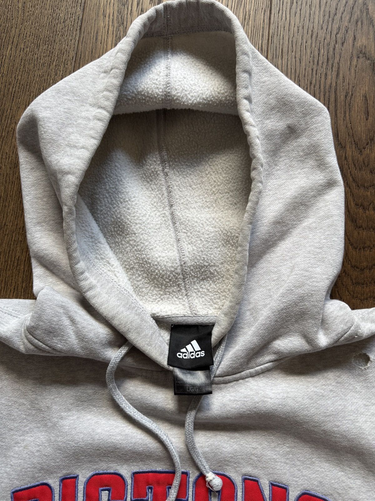 Vintage Vintage Y2K Detroit Pistons Adidas Hoodie Sweatshirt Size US L / EU 52-54 / 3 - 6 Thumbnail