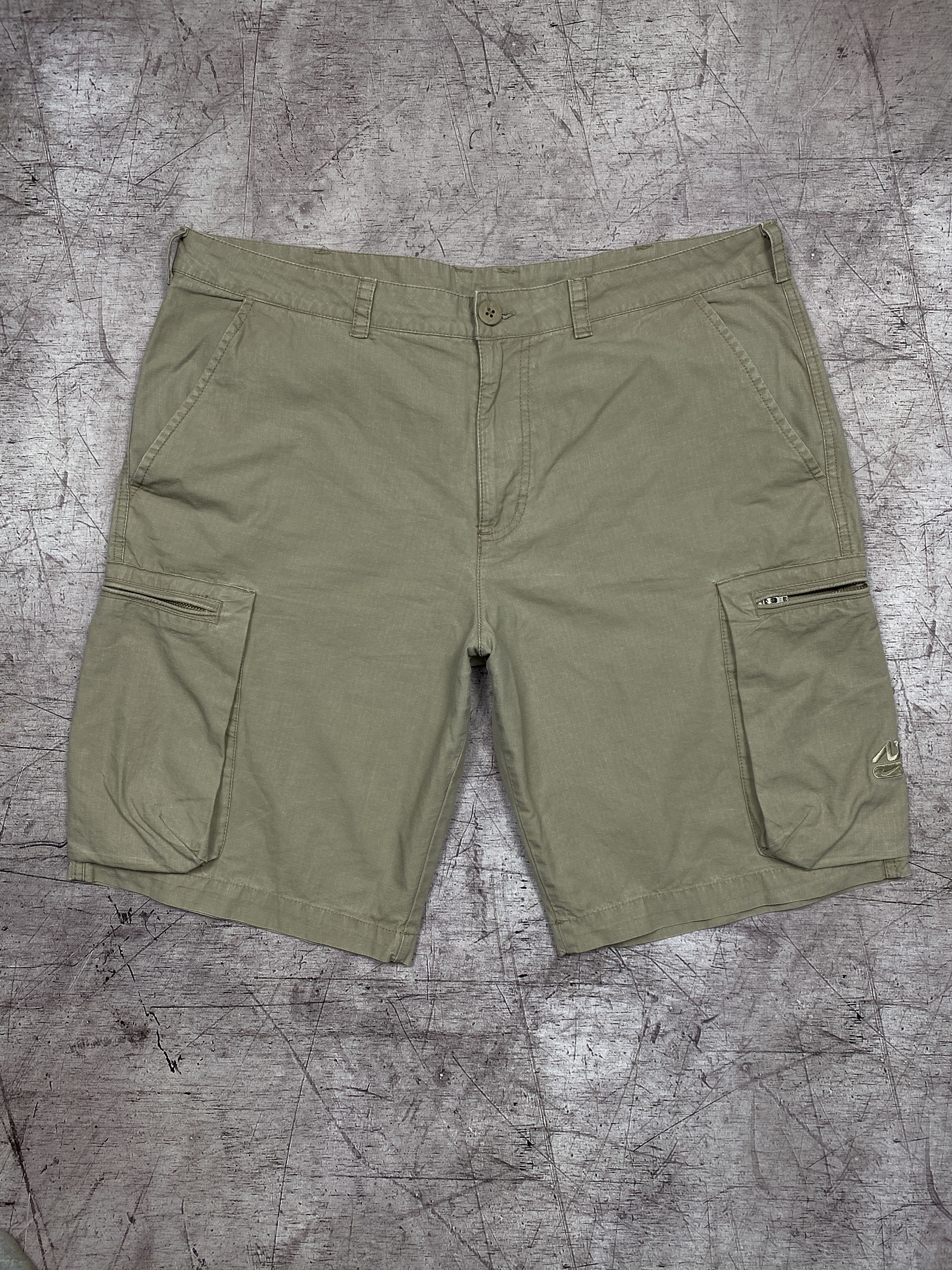Nike × Vintage Nike Vintage Mens Cargo Shorts Y2K Size US 34 / EU 50 - 1 Thumbnail