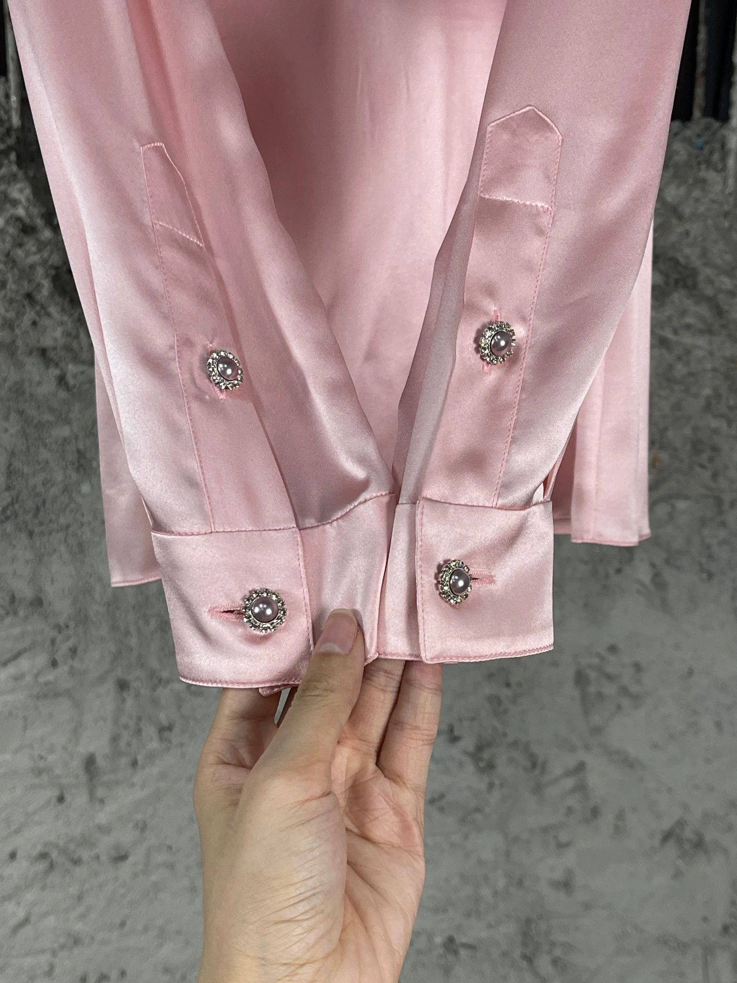 Dolce & Gabbana Dolce & Gabbana DG Rose Print Silk Shirt Women's 36 Size XS / US 0-2 / IT 36-38 - 5 Thumbnail