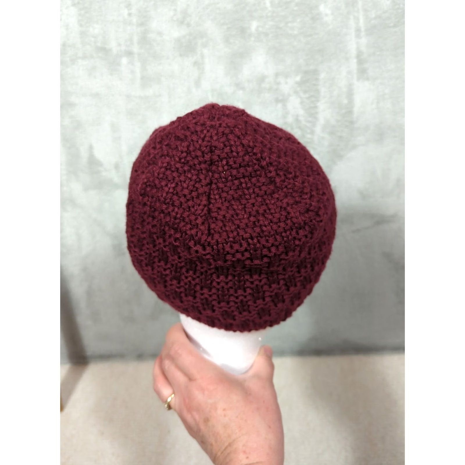 Vintage Columbia Beanie Hat Womens One Size Burgundy Fleece Lined Knit Logo Outdoor Winter Fall Spring Casual Travel Size ONE SIZE - 4 Thumbnail