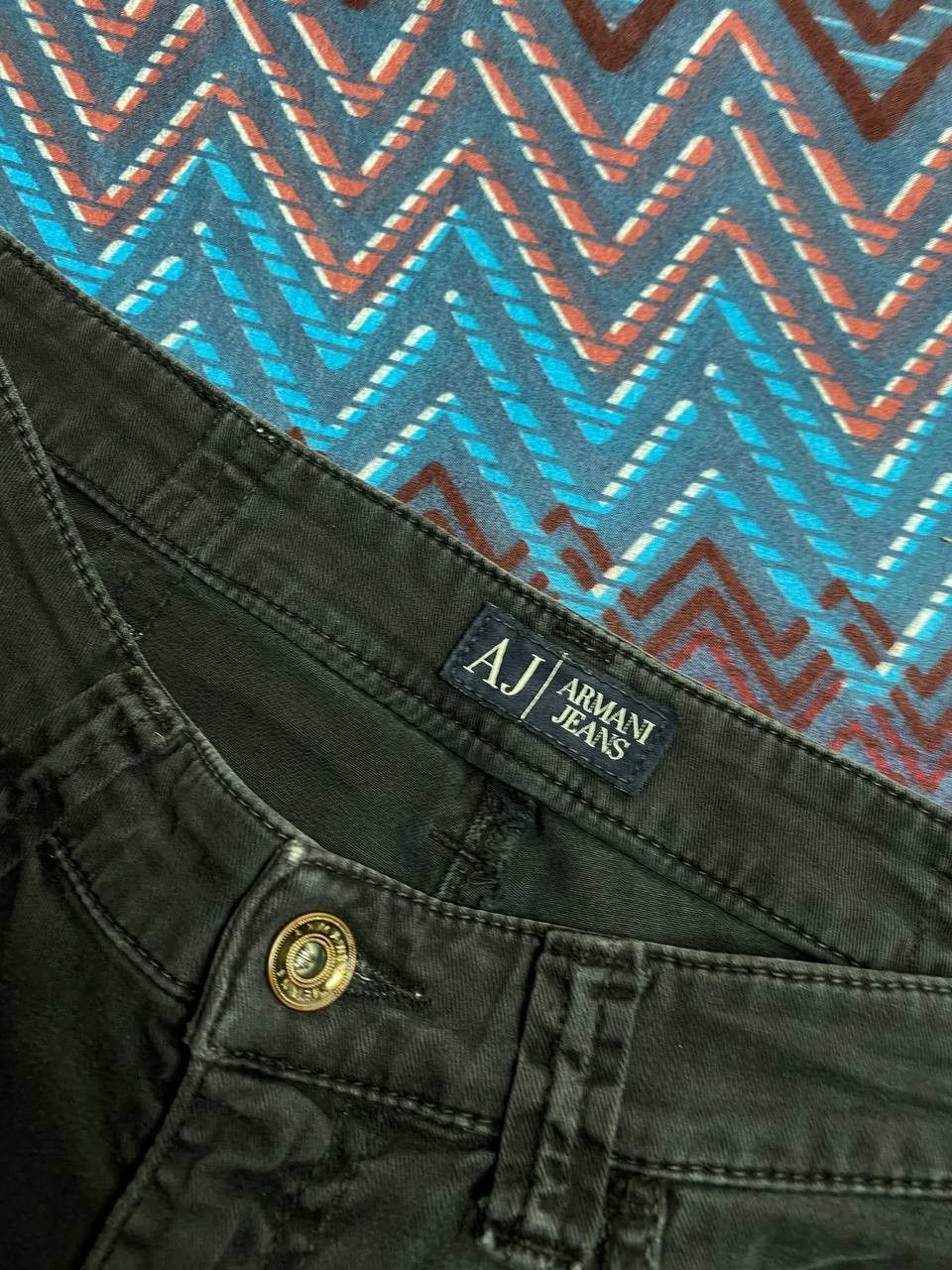Armani × Vintage Vintage Armani Jeans Metal Logo Denim Pants Size 30 Size US 30 / EU 46 - 2 Thumbnail