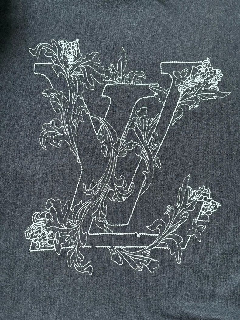 Louis Vuitton Louis Vuitton Dark blue vines embroidered logo short sleev Size US M / EU 48-50 / 2 - 5 Thumbnail