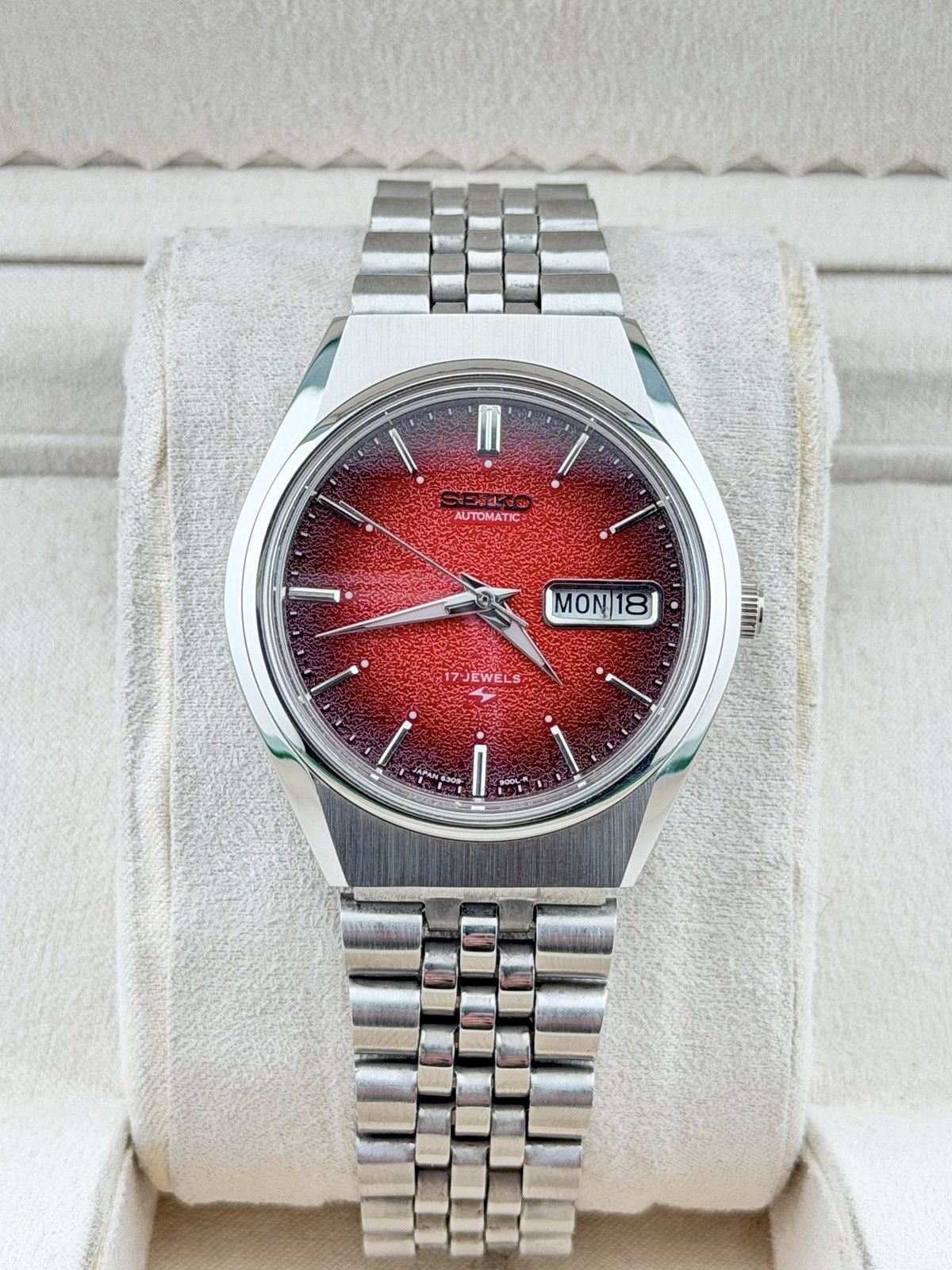 Seiko Seiko 5 Automatic Red Textured Dial Day Date Watch Size 36 - 1 Thumbnail