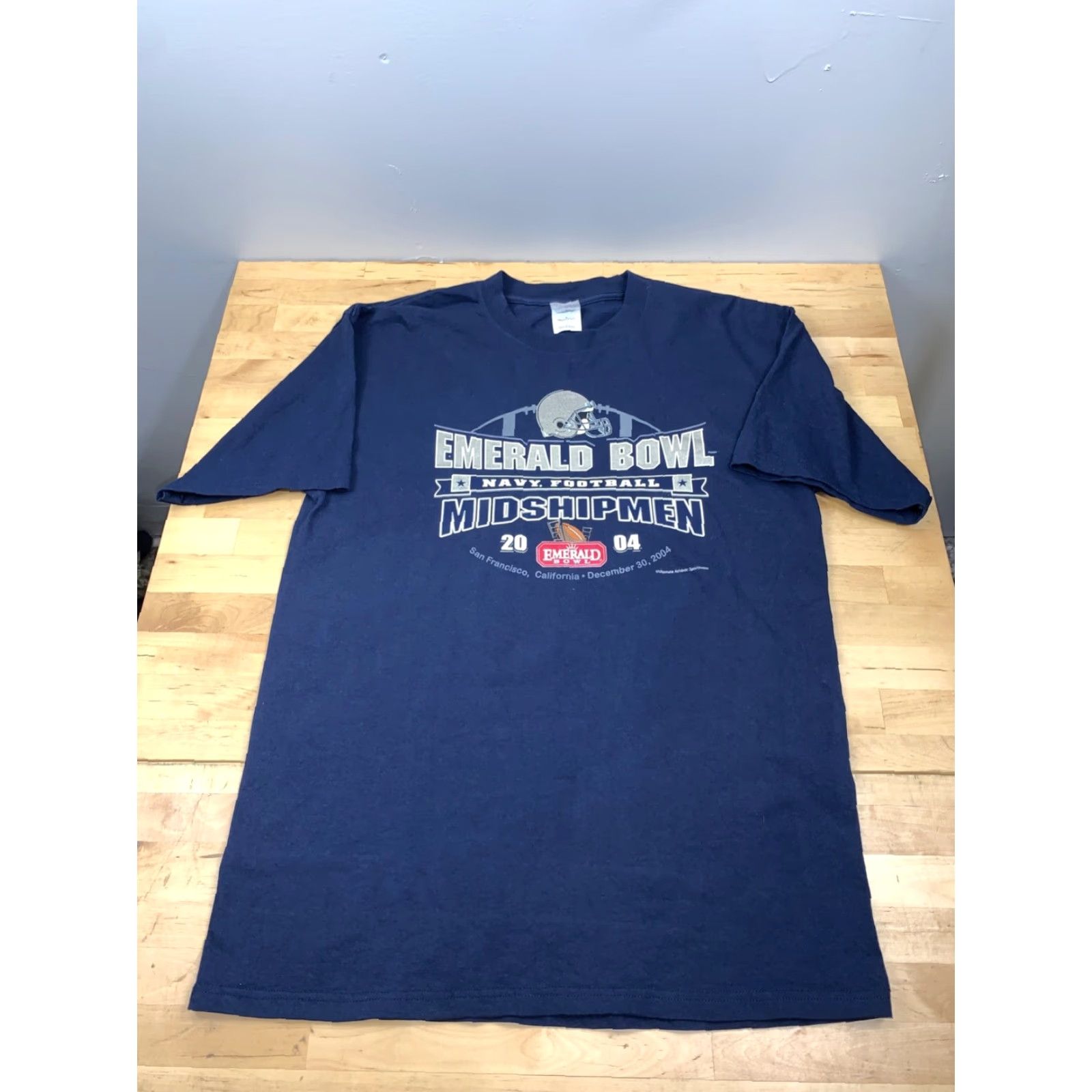 Gildan **2004 Emerald Bowl Gildan Navy Blue Regular Fit Short Sleeve T-Shirt** User: **2004 Emerald Bowl Gildan Navy Blue Regular Fit Short Sleeve T-Shirt** Size US L / EU 52-54 / 3 - 3 Thumbnail