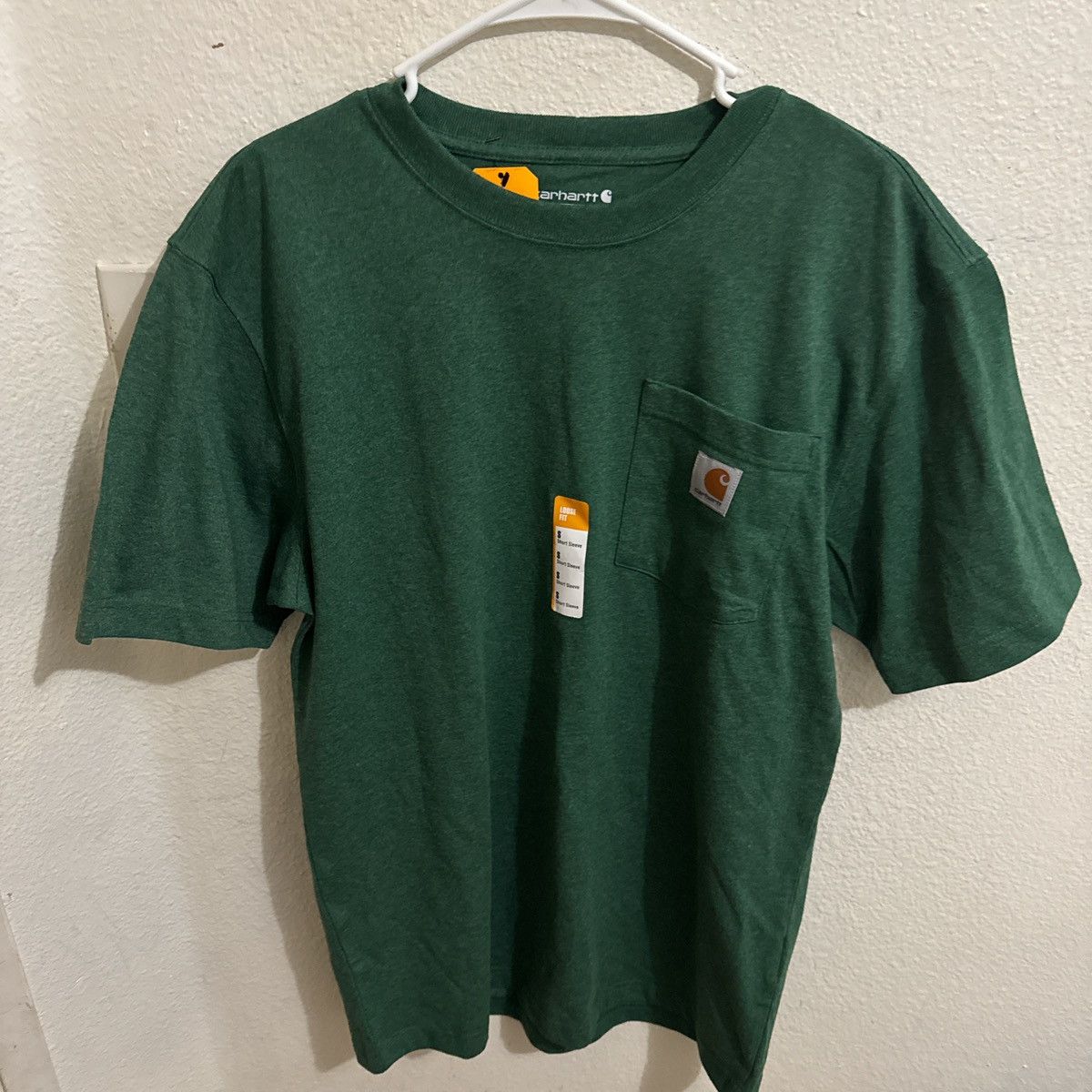 Other Green Carhartt pocket T-shirt so brand new and offers Size US XS / EU 42 / 0 - 1 Thumbnail
