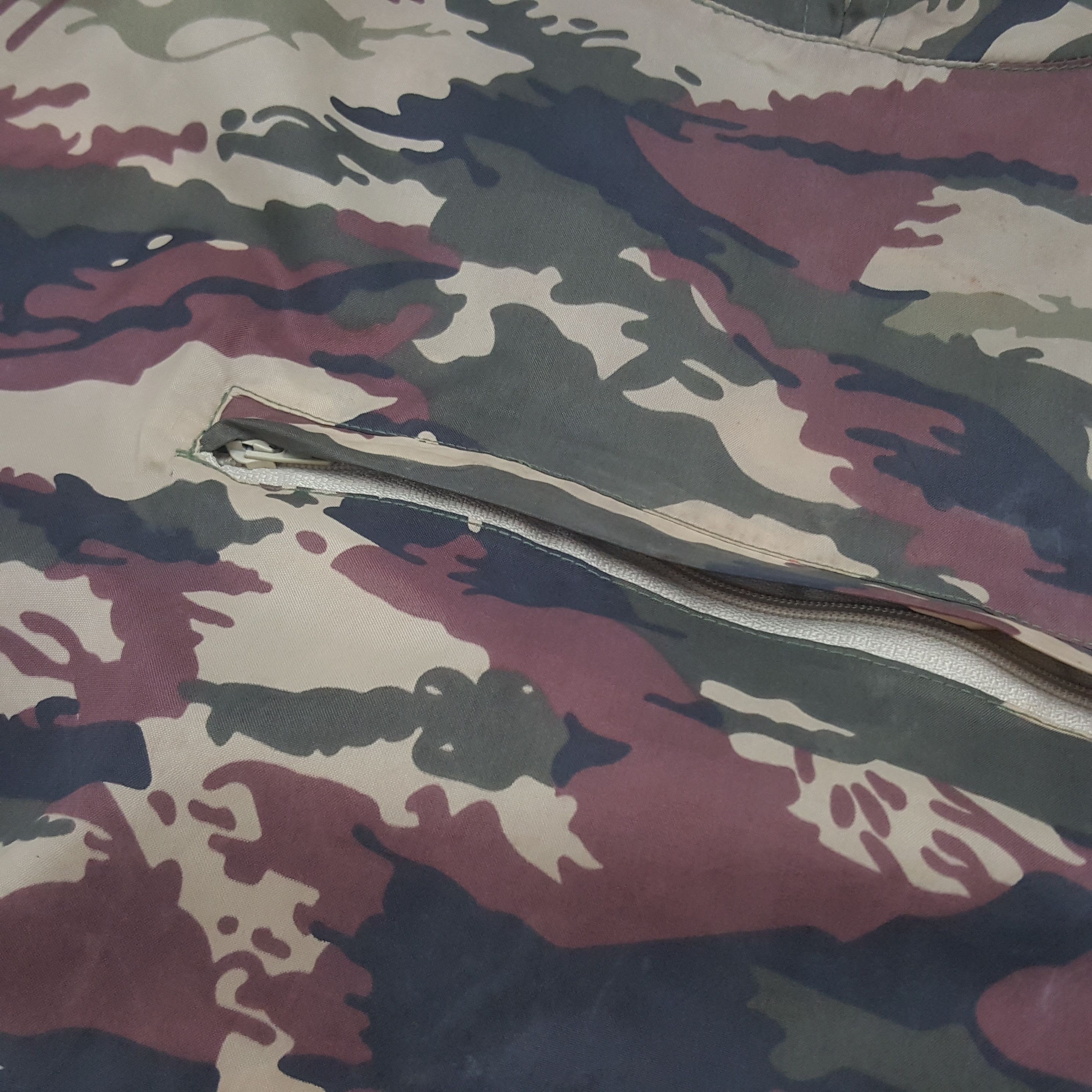 Other Vintage Camo Military Windbreaker Jacket Hoodie Size US XXL / EU 58 / 5 - 6 Thumbnail
