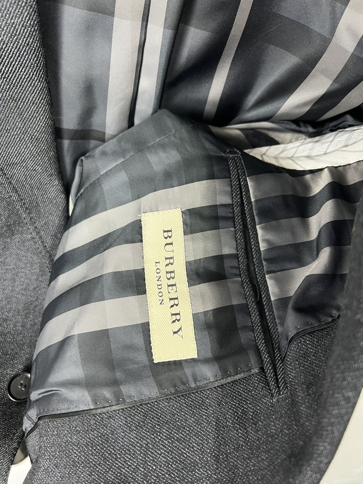 Burberry Vintage luxury designer Burberry London Size 46 Size 46R - 8 Thumbnail