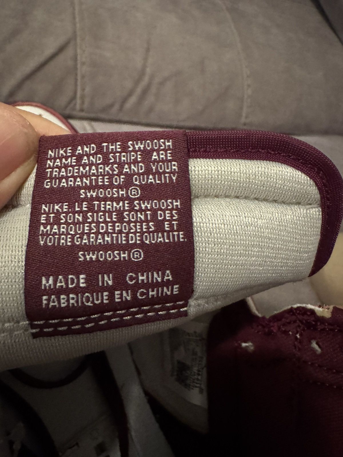 Nike NIKE AIR JORDAN 1 555088-611 “BORDEAUX. US9 new no box condi Size US 9 / EU 42 - 11 Thumbnail