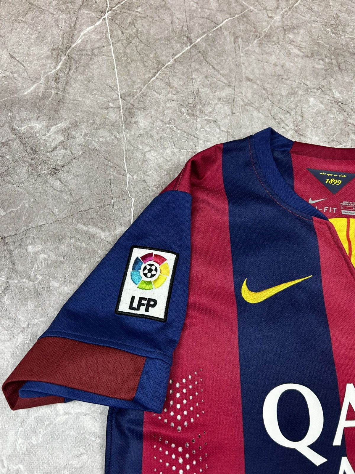 Nike Vintage Nike Barcelona 10 Messi soccer jersey size S Size US S / EU 44-46 / 1 - 9 Thumbnail