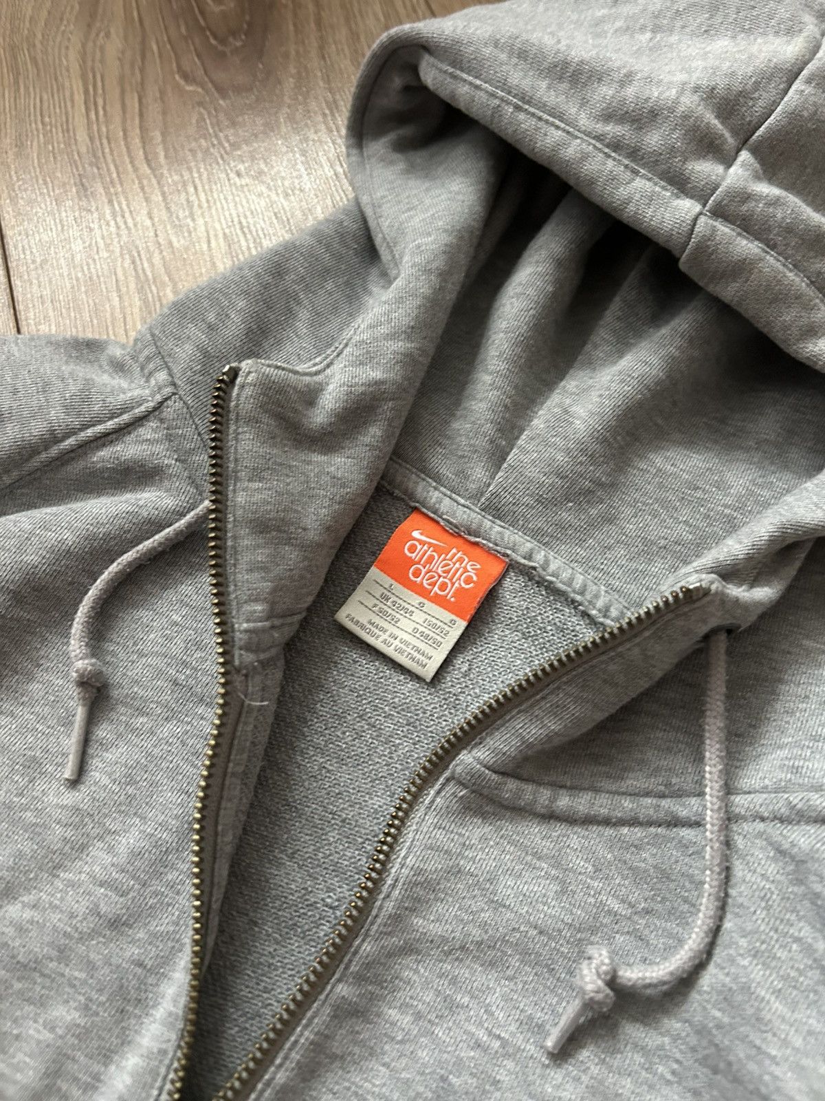 Nike × Vintage Vintage Nike tack & field 1/4 zip Hoodie mens Size US L / EU 52-54 / 3 - 3 Thumbnail