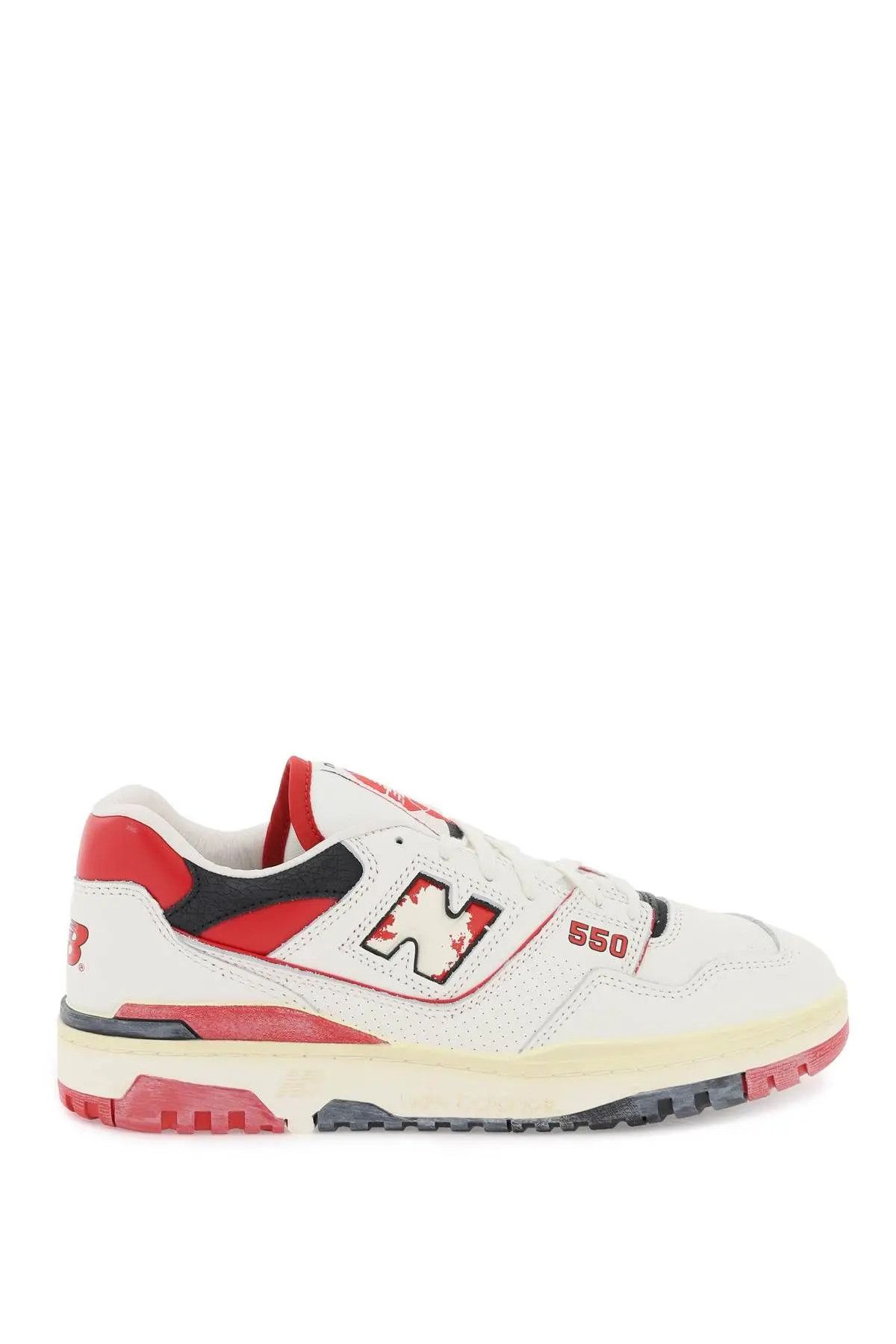 image of New Balance O1S22I1N0324 Unisex Vintage-Effect 550 Sneakers In White Red, Men's (Size 9)