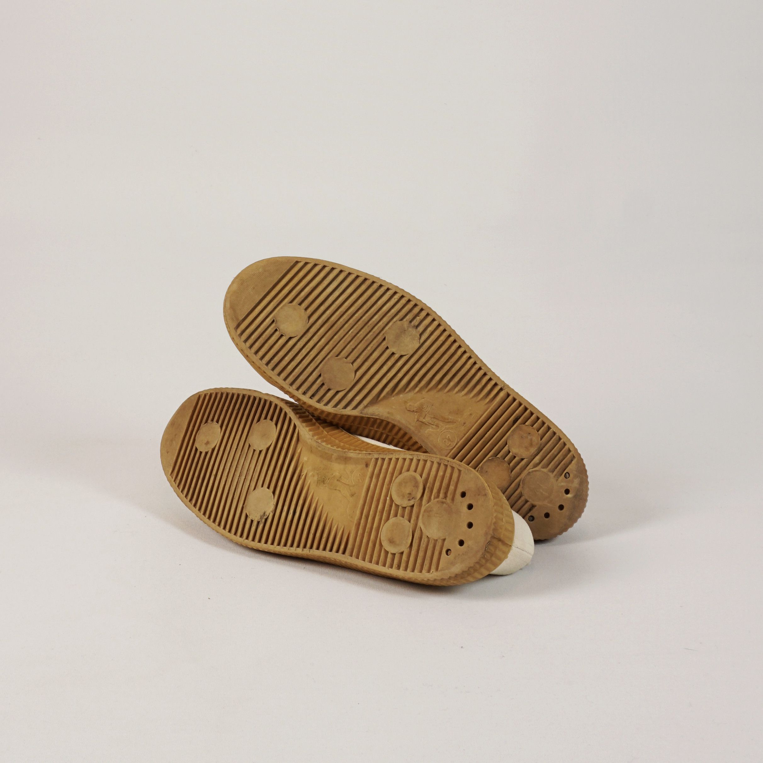 Comme des Garcons CDG × Novesta Canvas Low-Top Sneakers Size US 9 / EU 42 - 5 Thumbnail
