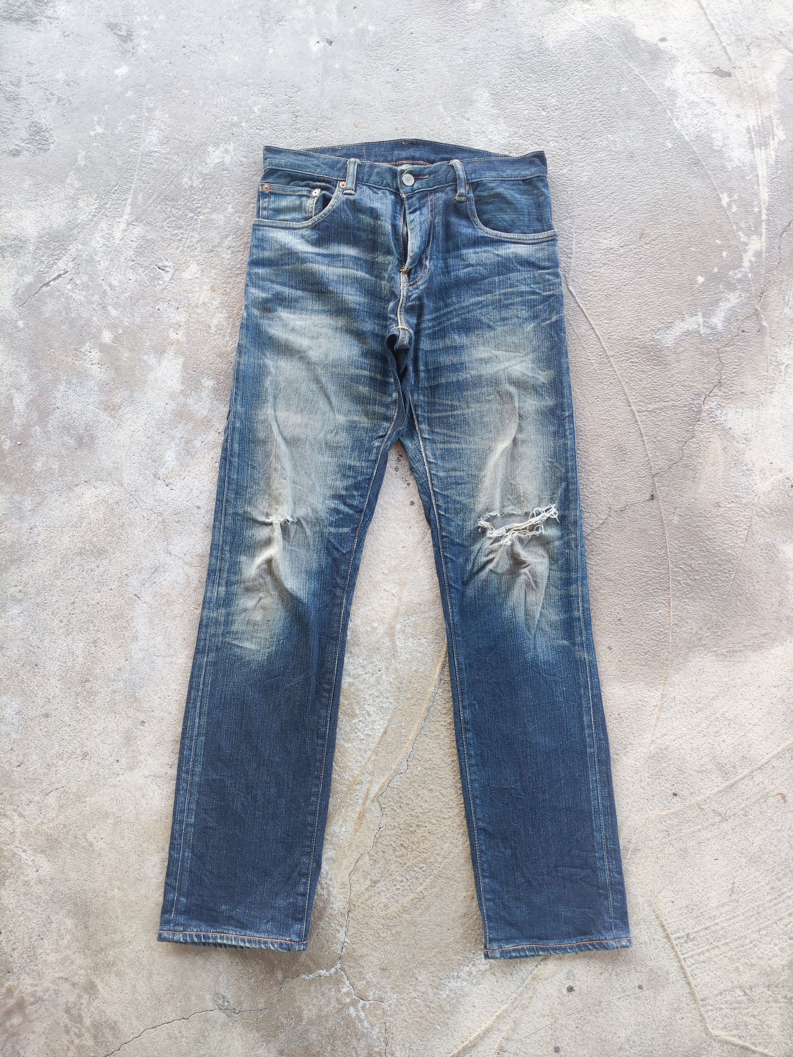 Vintage levi's Distress Faded Denim Jean