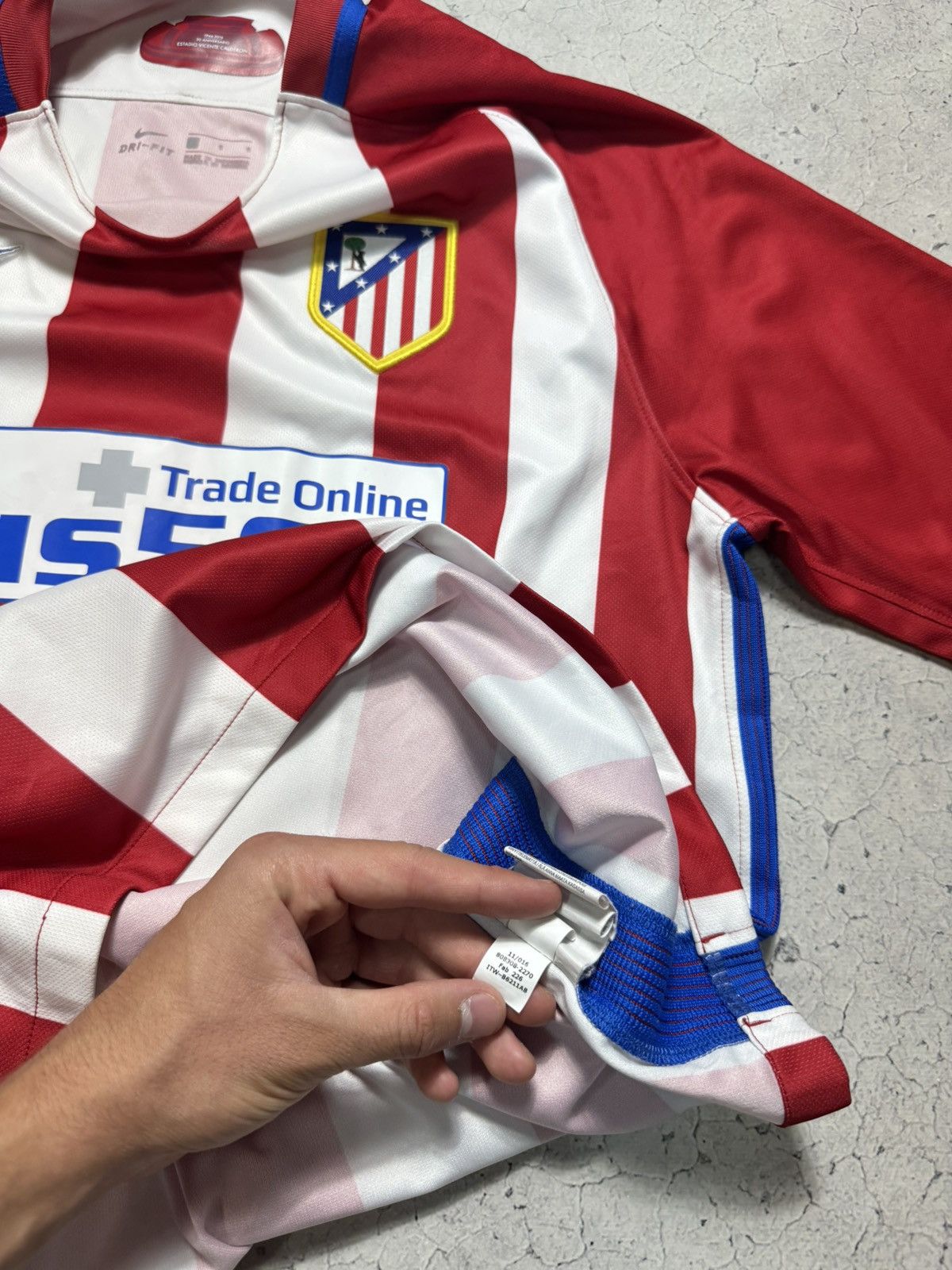 Nike Nike FC Atletico Madrid 2015/2016 Soccer Jersey Vintage Size US L / EU 52-54 / 3 - 11 Thumbnail