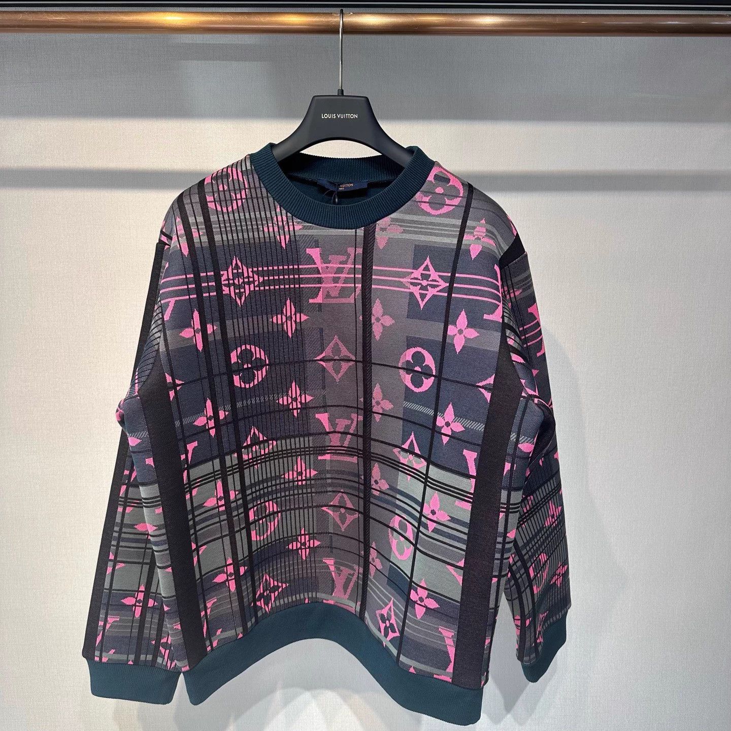 Louis Vuitton LV neon monogram space cotton sweatshirt XL new 120b 71l Size US XL / EU 56 / 4 - 1 Thumbnail