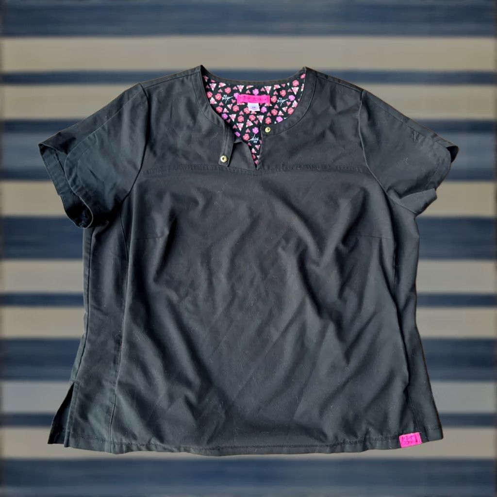 Betsey Johnson Betsey Johnson Women's Freesia Medical Scrub Top Shirt Women 2X Black Solid 2X Modern Scrub Top Mens Womens Size XS / US 0-2 / IT 36-38 - 1 Thumbnail