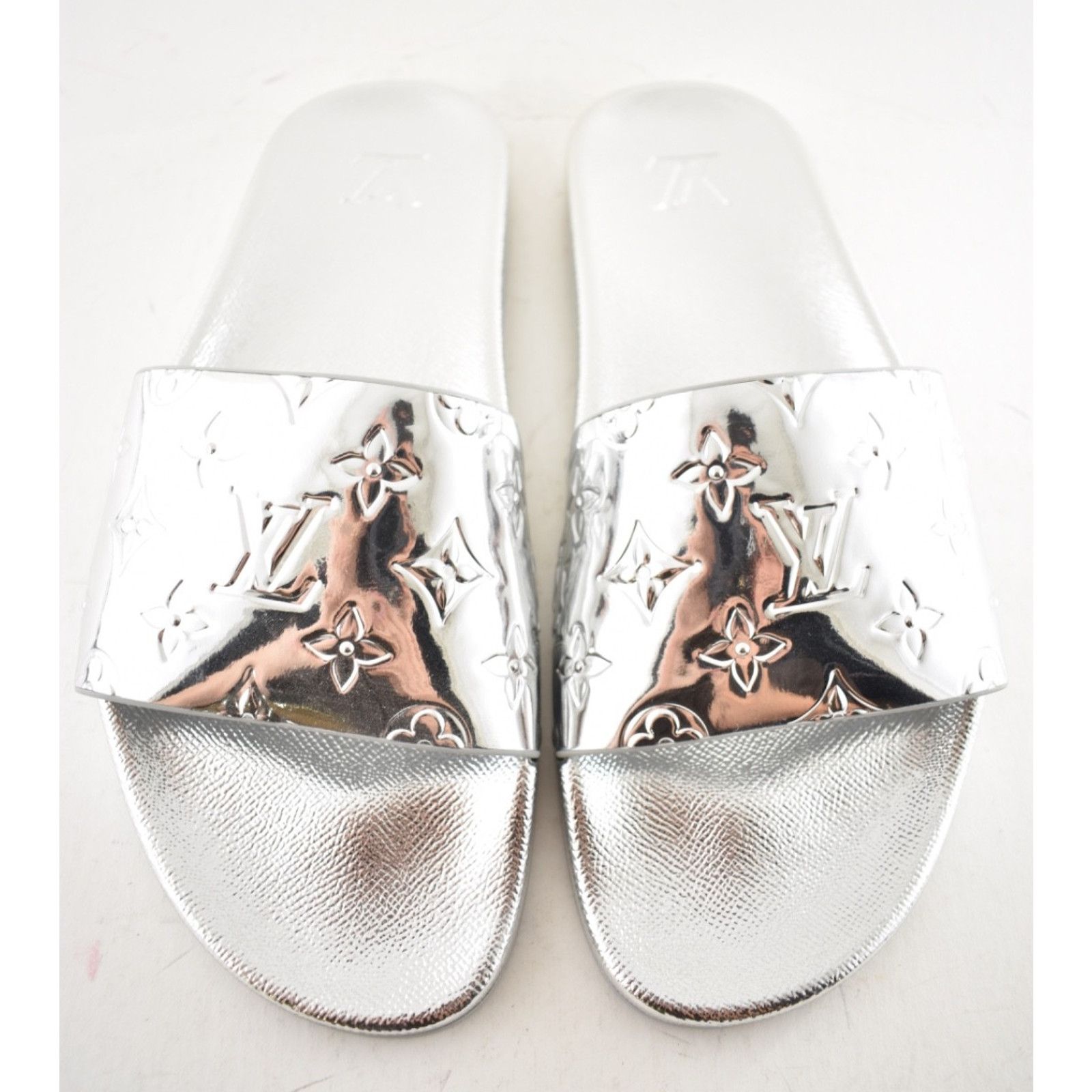 Louis Vuitton Louis Vuitton Chrome Mirror LV Slide Sandal UK 9 US 10 11 Size US 10 / EU 43 - 6 Thumbnail