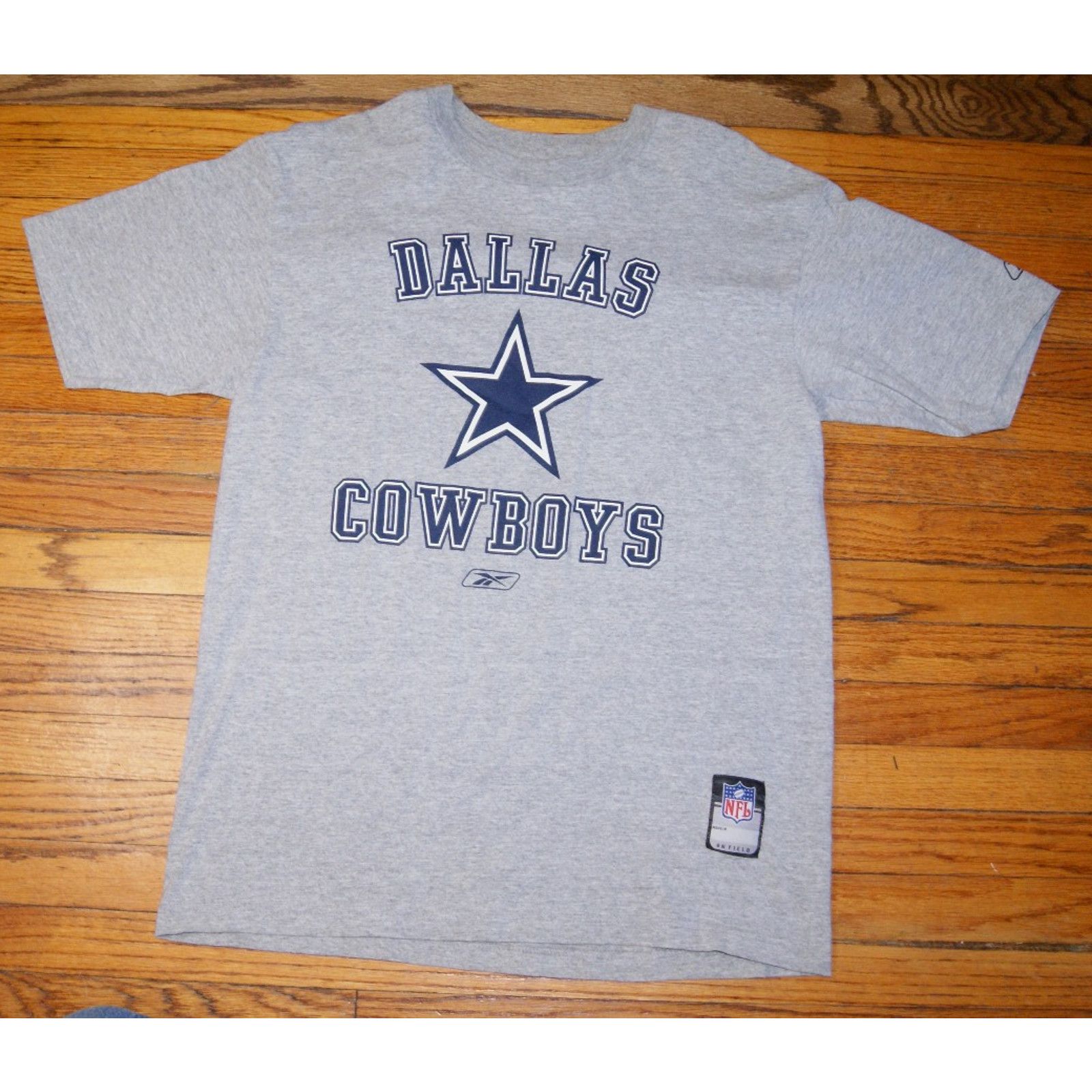 Reebok VTG DALLAS COWBOYS FOOTBALL M GRAY T SHIRT NFL FIELD REEBOK Size US M / EU 48-50 / 2 - 2 Thumbnail