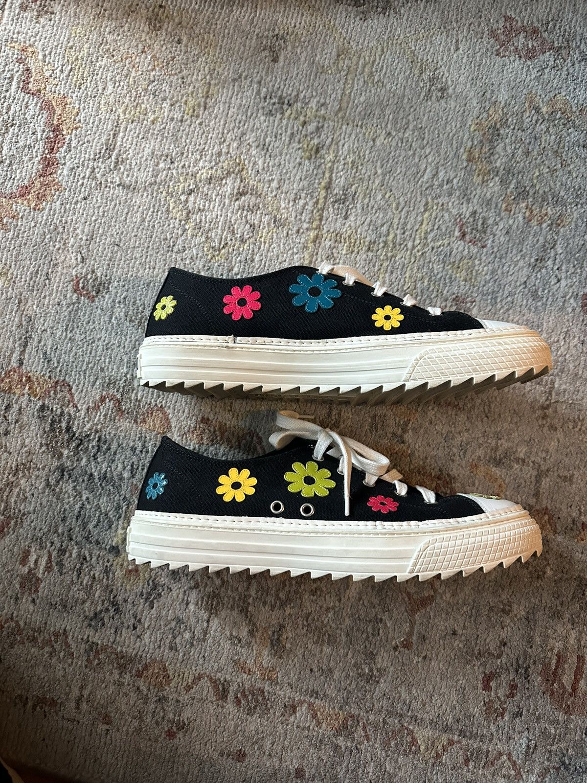 Moschino Men's Low-Top Sneaker with Floral Appliqué, Black Size US 9 / EU 42 - 1 Thumbnail