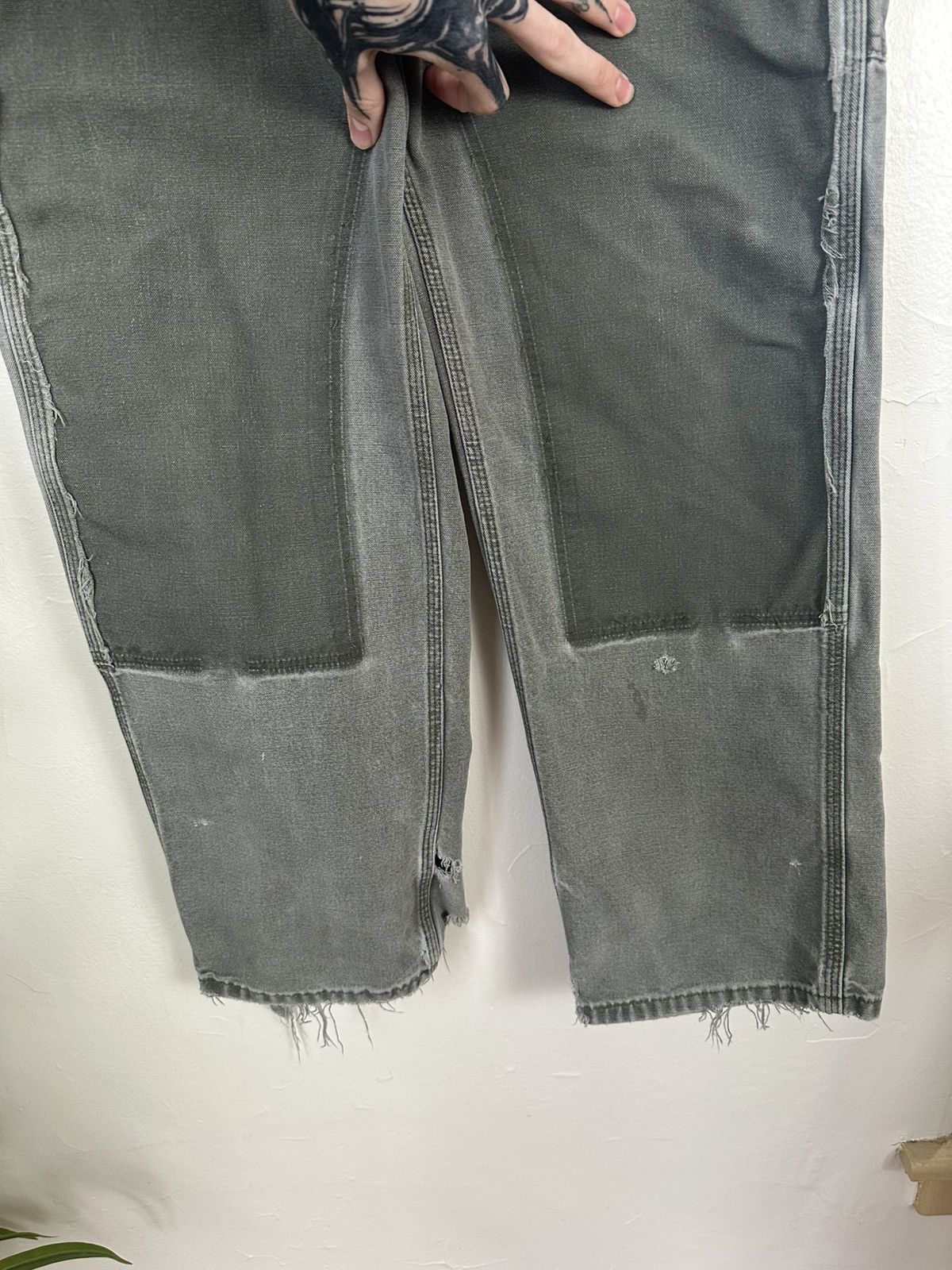 Carhartt (31x30) CRAZY THRASHED REPAIRED Carhartt Double Knee Pants Size US 31 - 6 Thumbnail