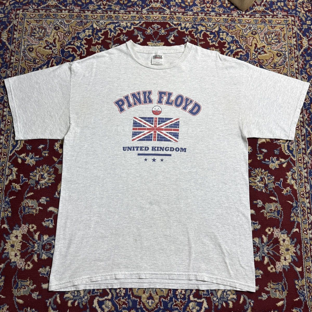 Band Tees Vintage 1997 Pink Floyd The Wall United Kingdom Band tee 90s Size US XL / EU 56 / 4 - 2 Thumbnail