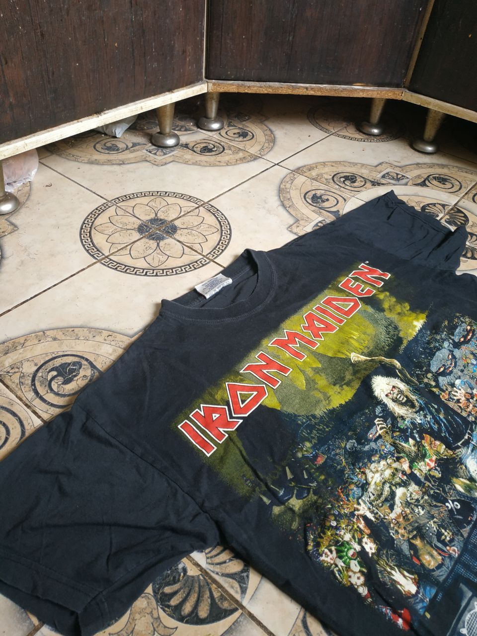 Iron Maiden Iron Maiden — 2000 Earls Court "That's Me Mum" Tee Vintage Size US M / EU 48-50 / 2 - 18 Thumbnail