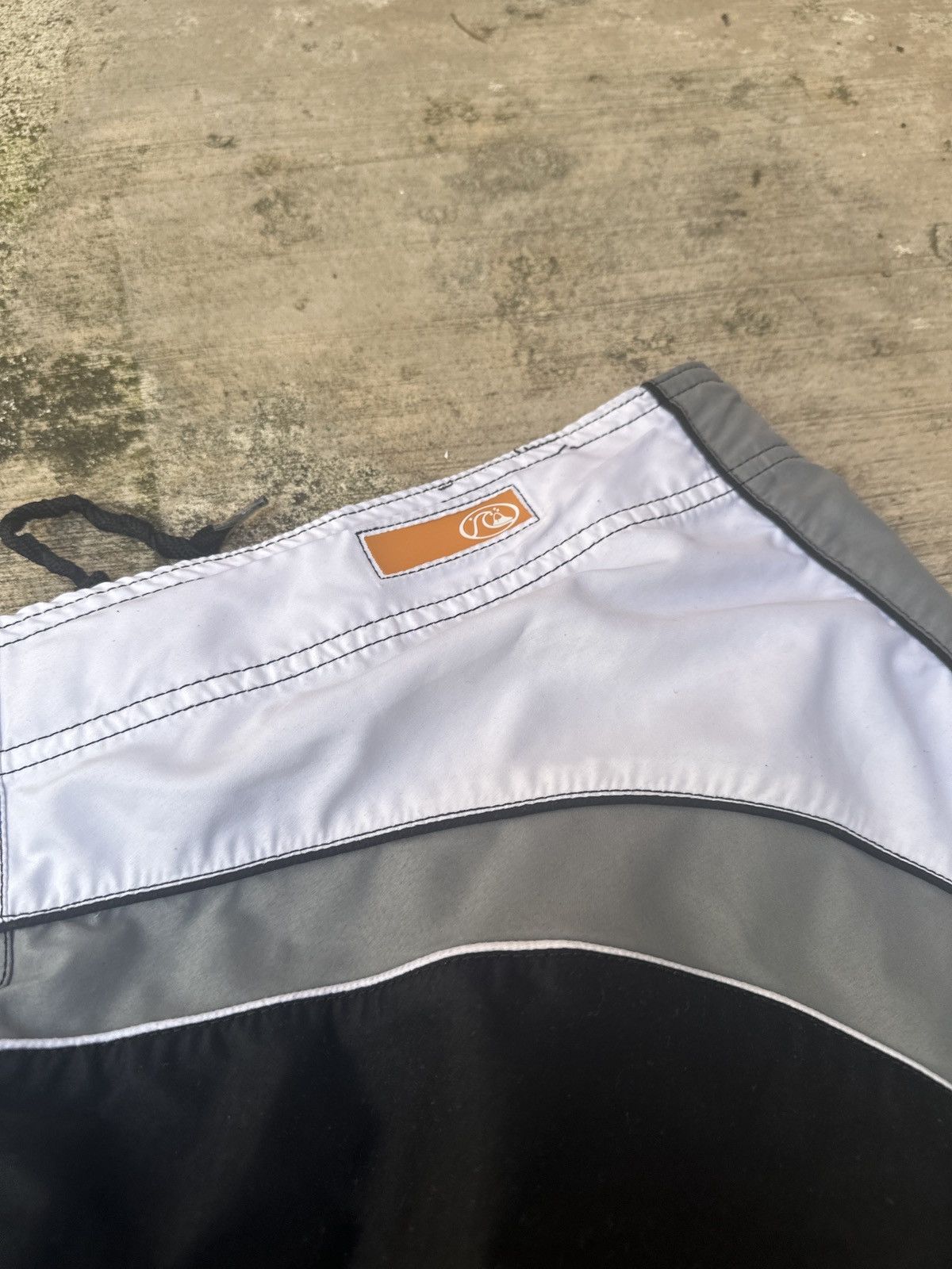 Quiksilver × Vintage Vintage 90s Baggy Black Quiksilver Core Shorts swim trunks Size US 36 / EU 52 - 6 Thumbnail