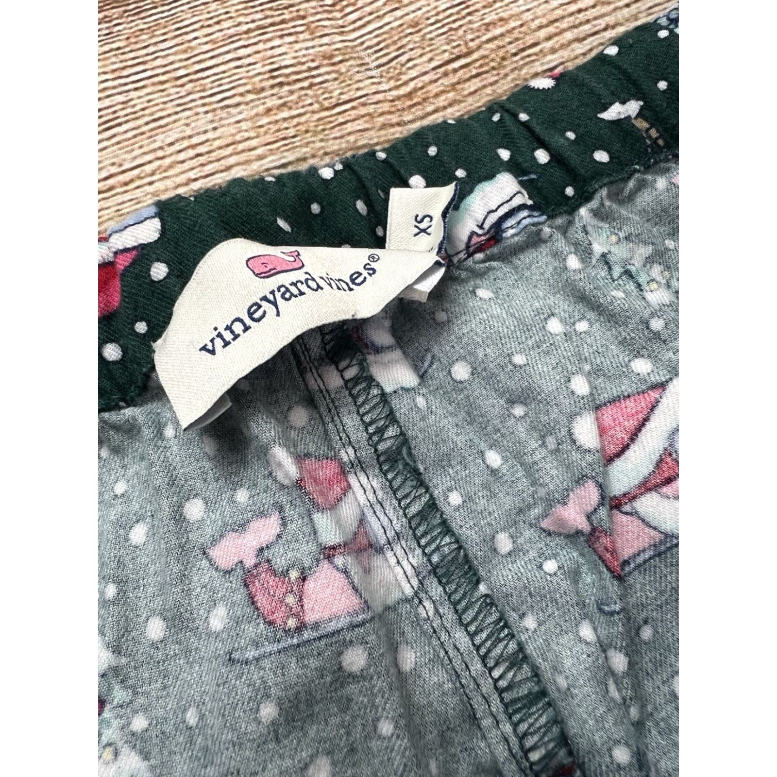 Vineyard Vines Vineyard Vines Pajama Pants Unisex Adults XS Green Christmas Santa Skiing Holiday Size US 27 - 4 Thumbnail