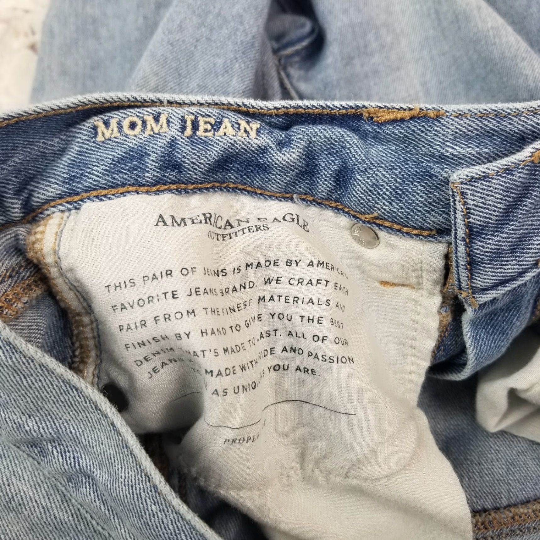 American Eagle Outfitters VINTAGE American Eagle Mom Jeans Junior Teens Jeans Mid Rise Distressed Size 00 Size 24" / US 00 / IT 34 - 7 Thumbnail