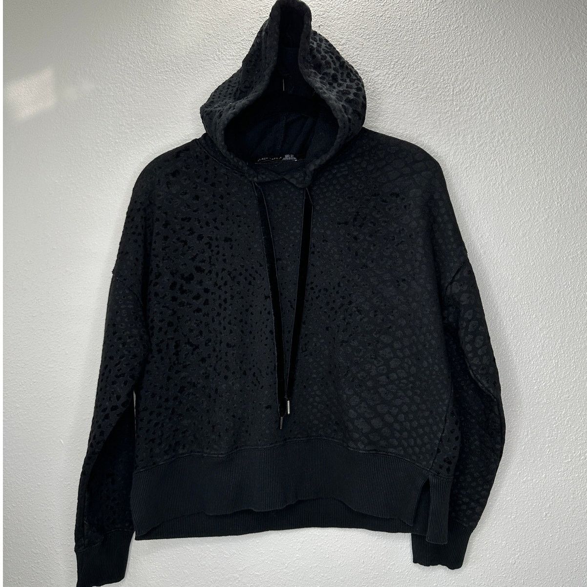 Other Black Tape Black Hooded Long Sleeve Cheetah Embossed Hoodie Size S / US 4 / IT 40 - 2 Thumbnail
