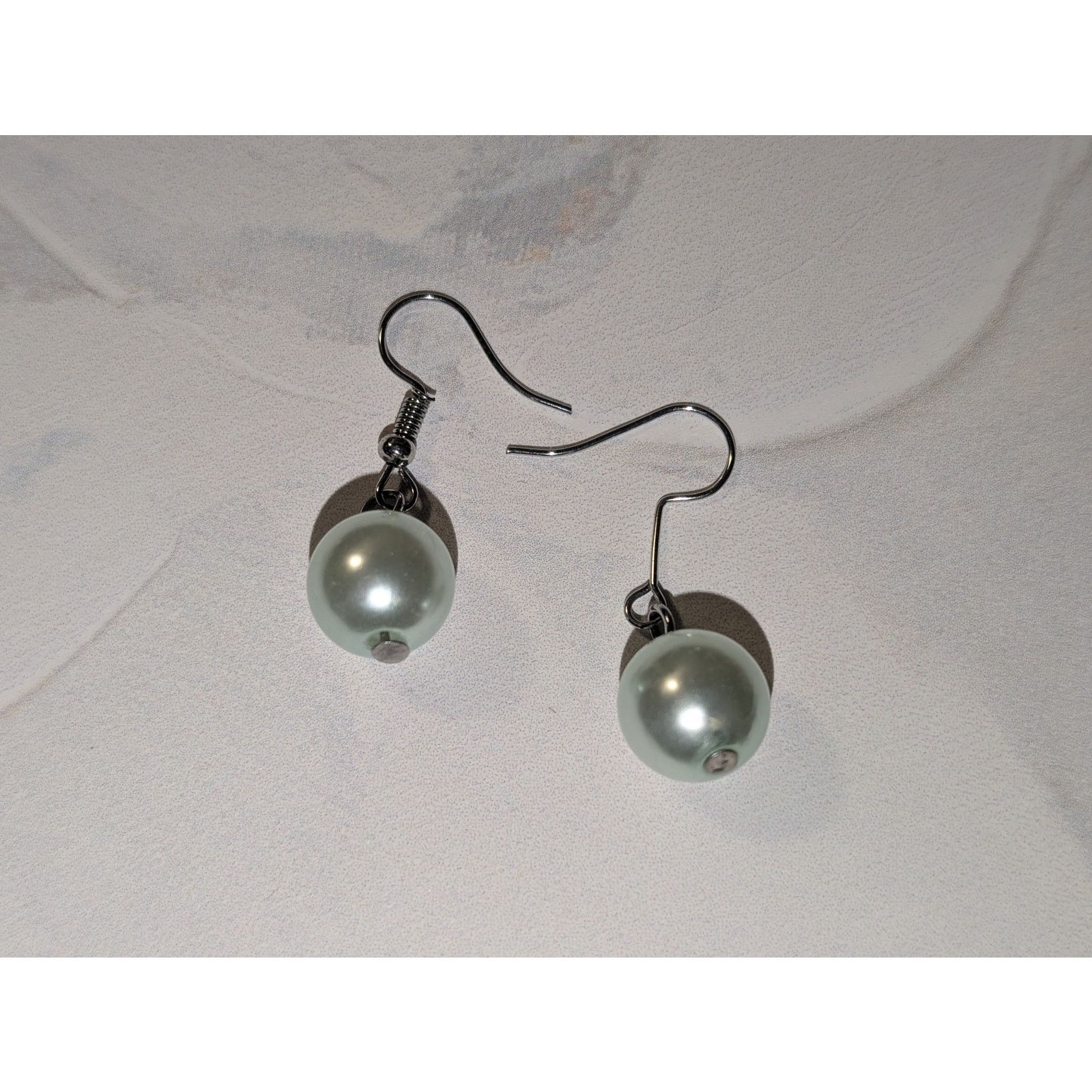 Vintage Pretty Vintage 1980s Pale Green Faux Pearl Dangle Earrings Size ONE SIZE - 2 Thumbnail