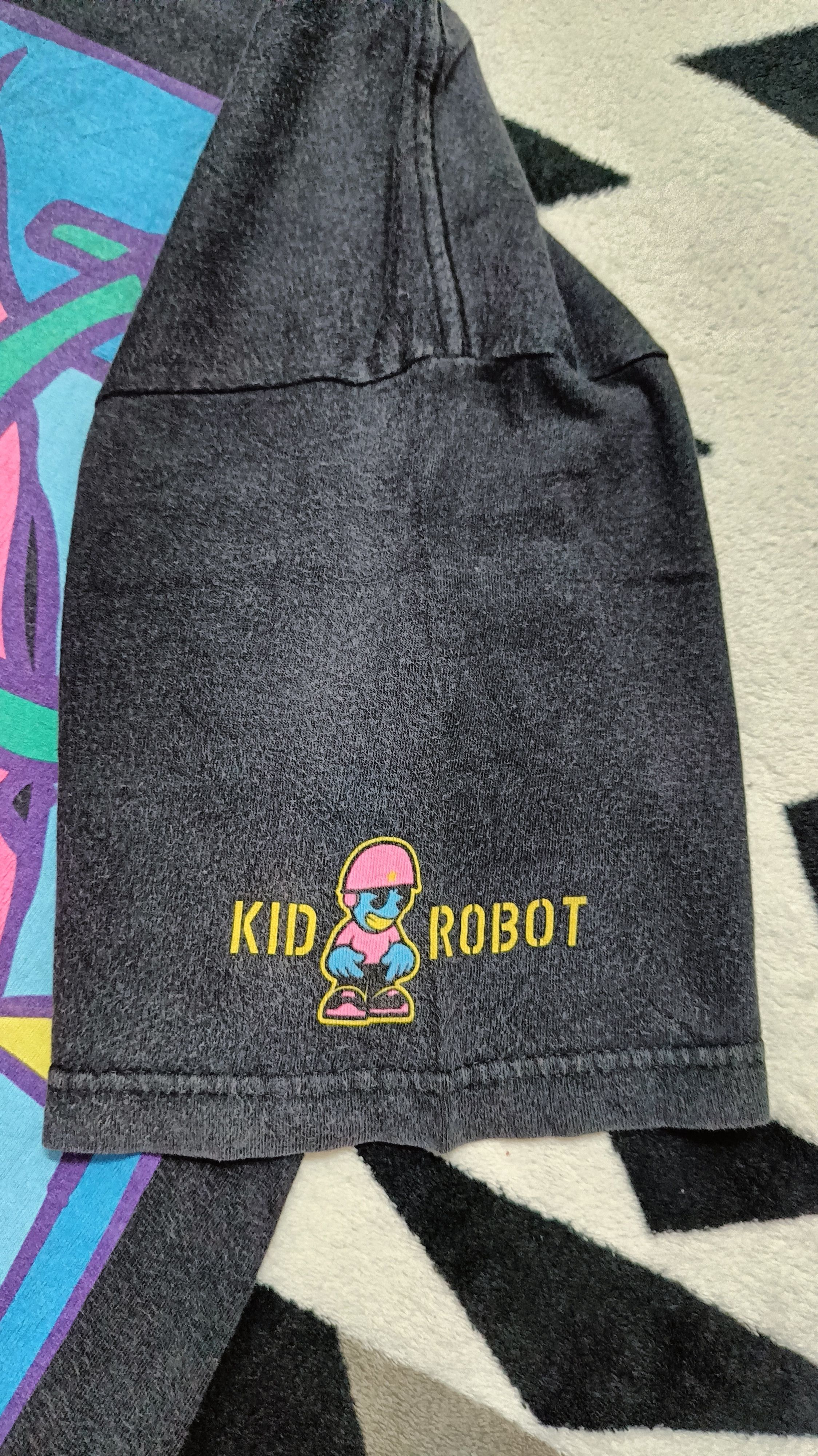 Kid Robot 🔥🔥 Rare Kid Robot X Kozik Sun Faded Tee Size US M / EU 48-50 / 2 - 5 Thumbnail