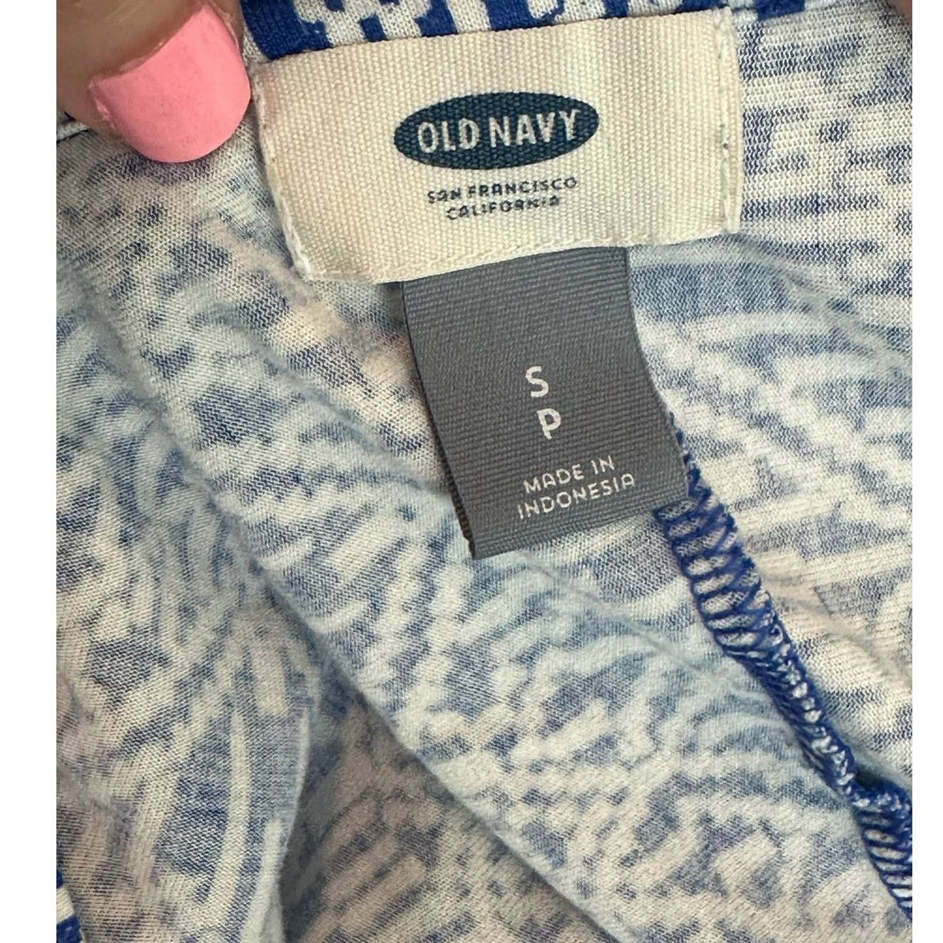 Old Navy Old Navy blue white print short sleeves tee size small Size S / US 4 / IT 40 - 6 Thumbnail