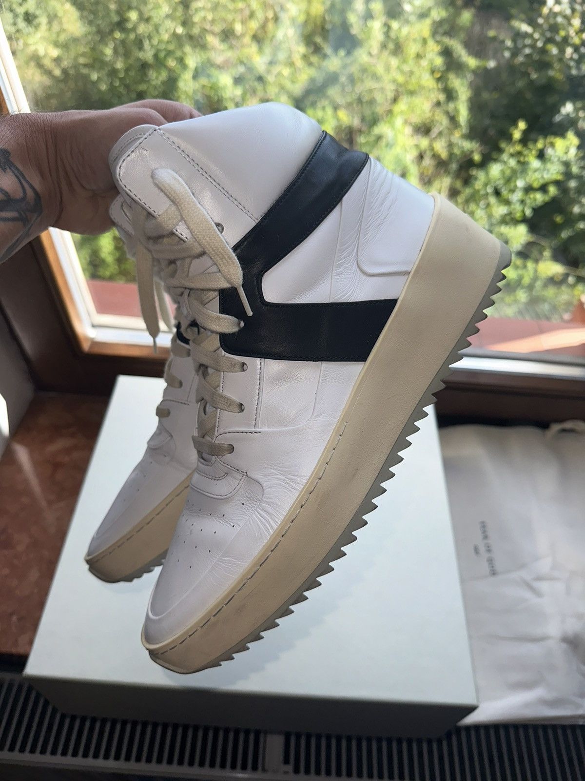 Fear of God Fear of god basketball sneaker one Size US 9 / EU 42 - 3 Thumbnail