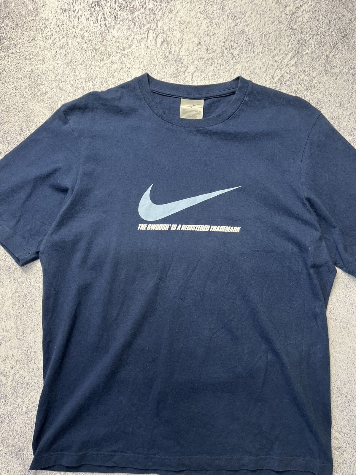 Nike Nike Vintage 90s Faded Big Swoosh Center Logo Tee Shirt Size US L / EU 52-54 / 3 - 4 Thumbnail