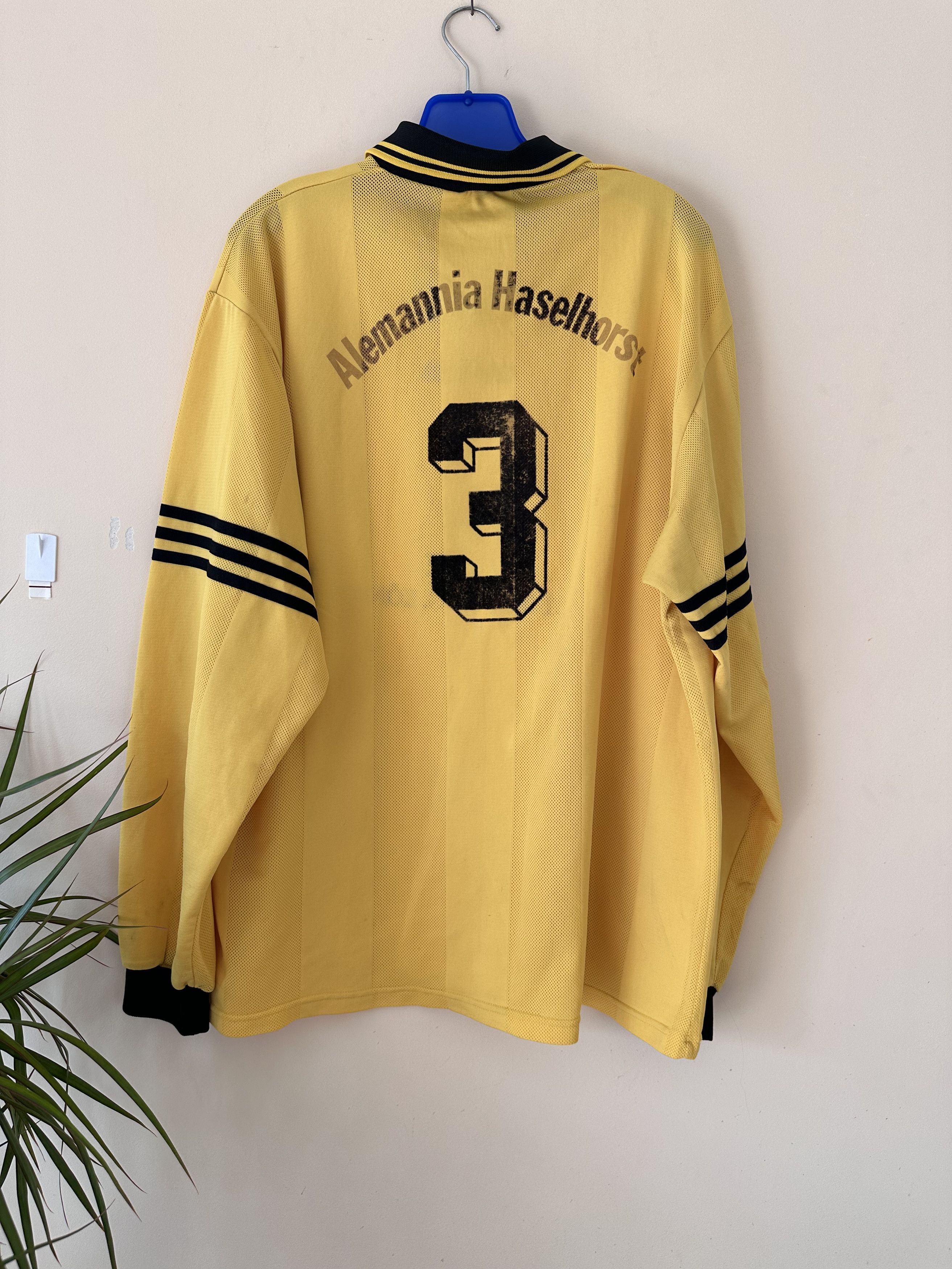 Adidas Rare Vintage Adidas Renault bundes league football tee Size US XL / EU 56 / 4 - 8 Thumbnail
