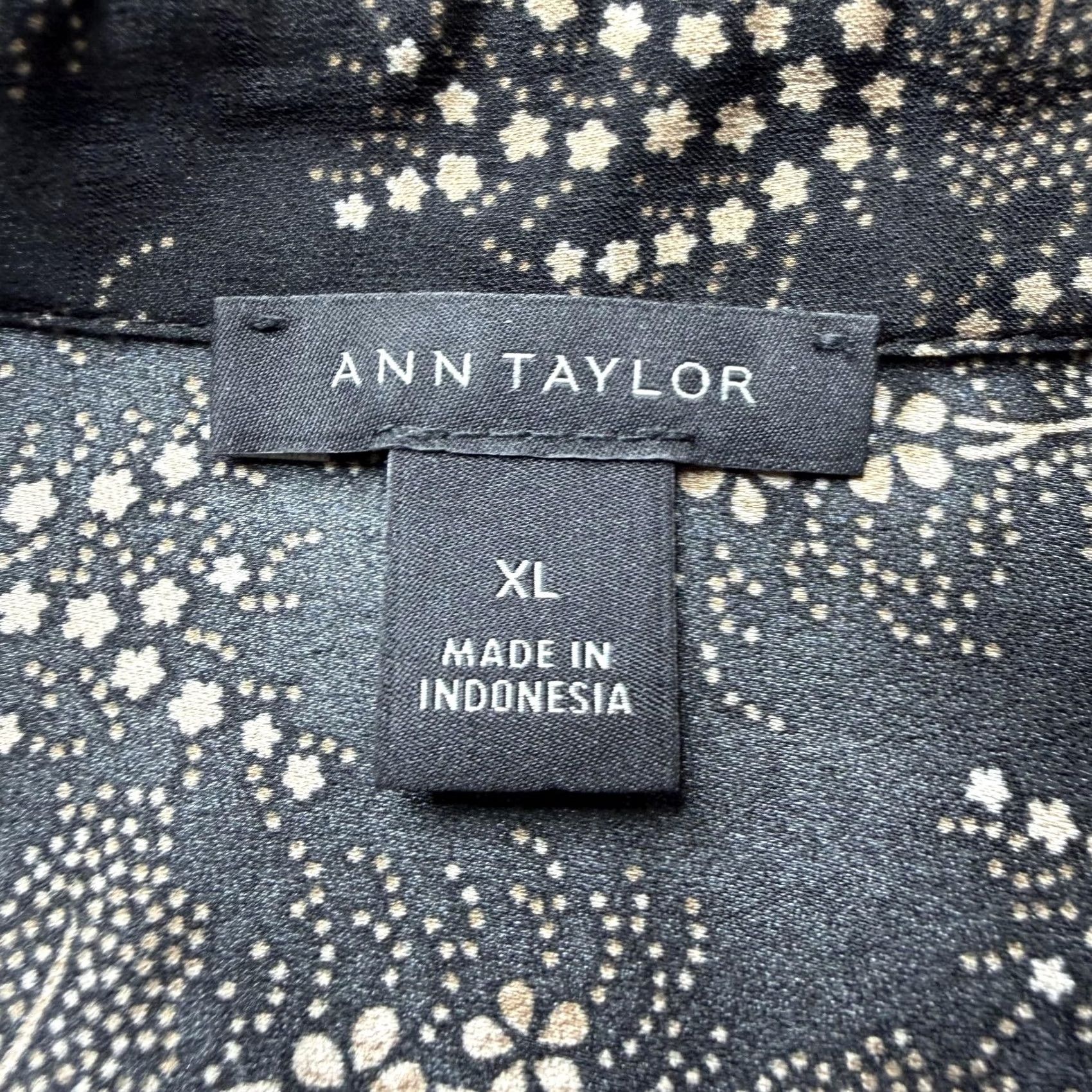 Ann Taylor Ann Taylor Blouse Womens XL Black Floral Button Front Long Sleeve Lightweight Size XL / US 12-14 / IT 48-50 - 2 Thumbnail