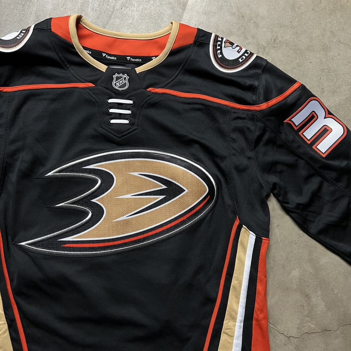 NHL 2018 NHL A. Ducks JAKOB SILFVERBERG #33 Hockey Jersey Size US M / EU 48-50 / 2 - 7 Thumbnail