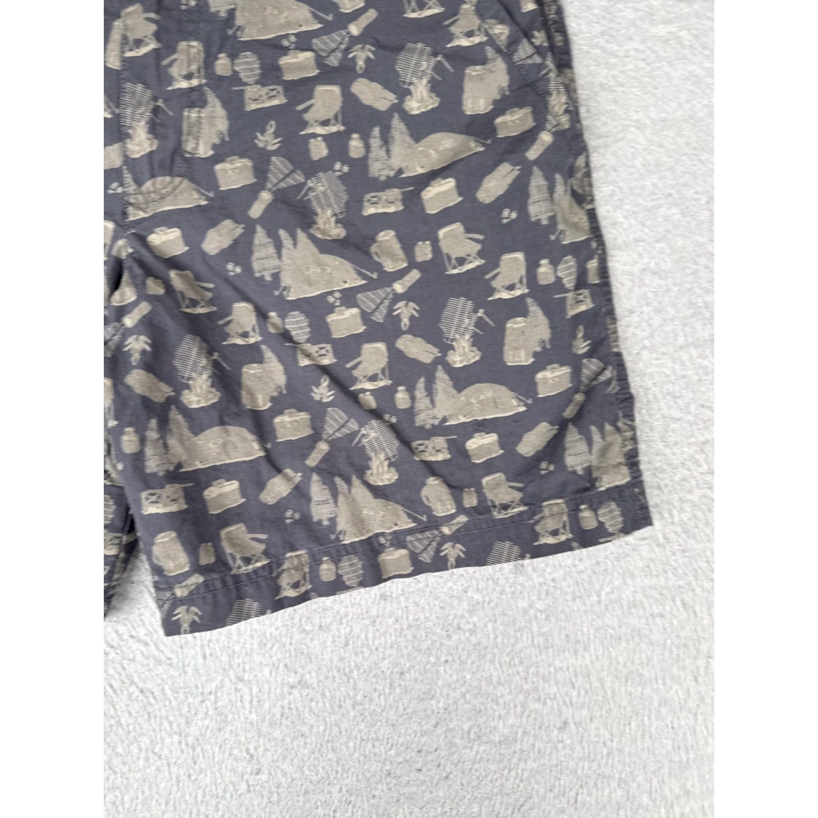 Vintage Columbia Shorts Mens 34x8 Gray Camping Print Chino 8 Inseam Lightweight Outdoor Casual Travel Shirt Size US 34 / EU 50 - 2 Thumbnail